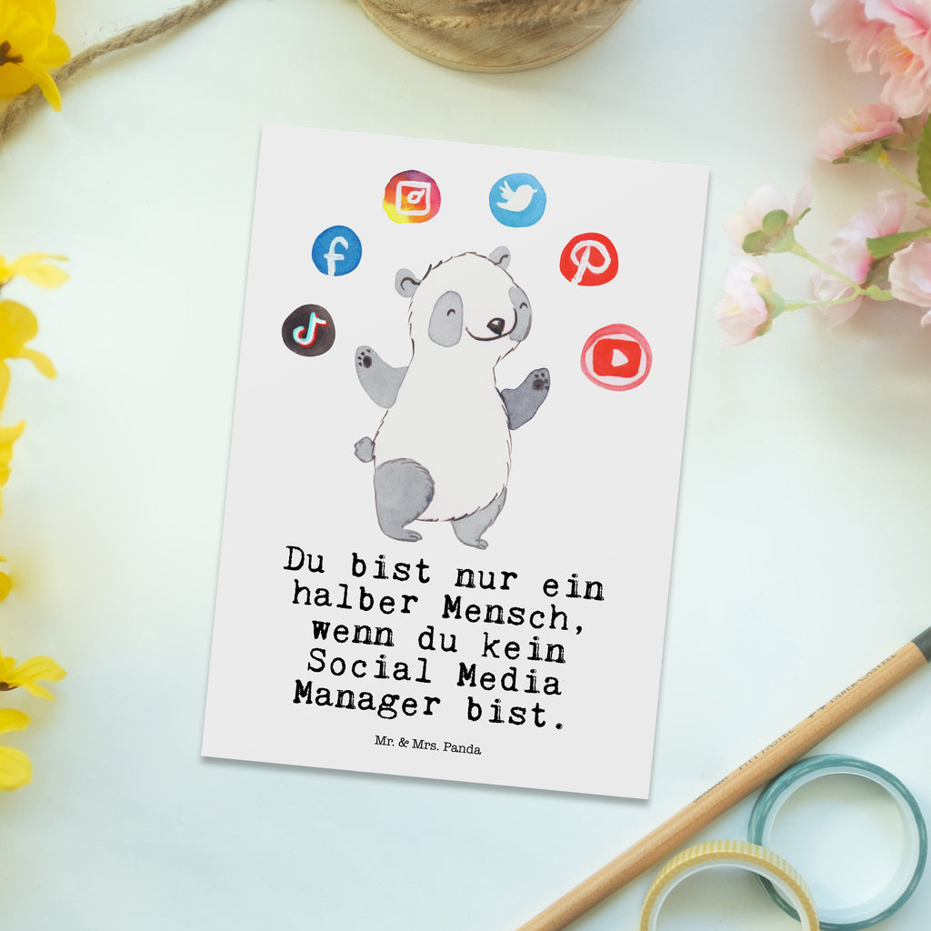 Postkarte Social Media Manager mit Herz Geschenkkarte, Grußkarte, Karte, Einladung, Ansichtskarte, Geburtstagskarte, Einladungskarte, Dankeskarte, Beruf, Ausbildung, Jubiläum, Abschied, Rente, Kollege, Kollegin, Geschenk, Schenken, Arbeitskollege, Mitarbeiter, Firma, Danke, Dankeschön