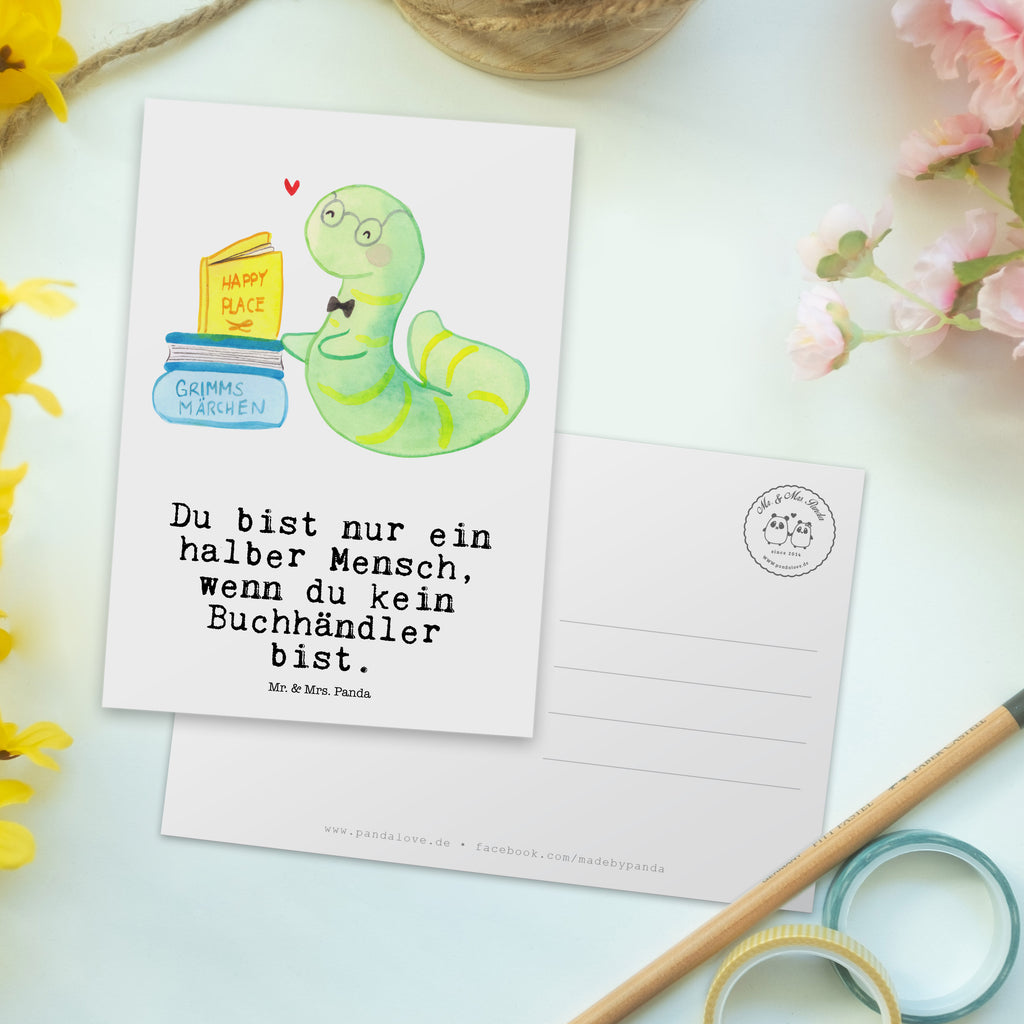 Postkarte Buchhändler mit Herz Geschenkkarte, Grußkarte, Karte, Einladung, Ansichtskarte, Geburtstagskarte, Einladungskarte, Beruf, Ausbildung, Jubiläum, Abschied, Rente, Kollege, Kollegin, Geschenk, Schenken, Arbeitskollege, Mitarbeiter, Firma, Danke, Dankeschön, Buchhändler, Buchhandlung, Buchverkäufer, Bibliothekar, Bücherwurm
