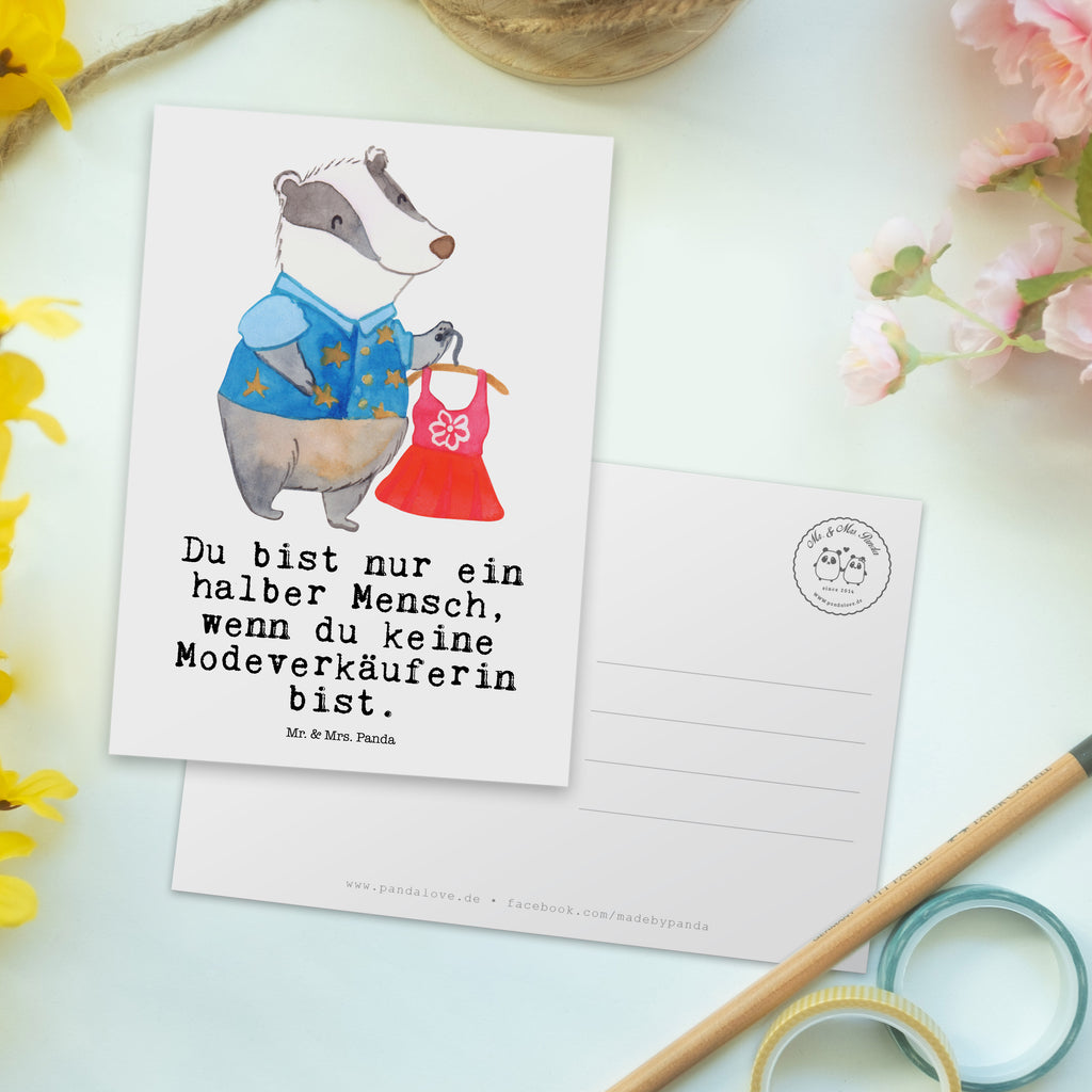 Postkarte Modeverkäuferin mit Herz Geschenkkarte, Grußkarte, Karte, Einladung, Ansichtskarte, Geburtstagskarte, Einladungskarte, Beruf, Ausbildung, Jubiläum, Abschied, Rente, Kollege, Kollegin, Geschenk, Schenken, Arbeitskollege, Mitarbeiter, Firma, Danke, Dankeschön, Modeverkäuferin, Verkäuferin, Fashion Store
