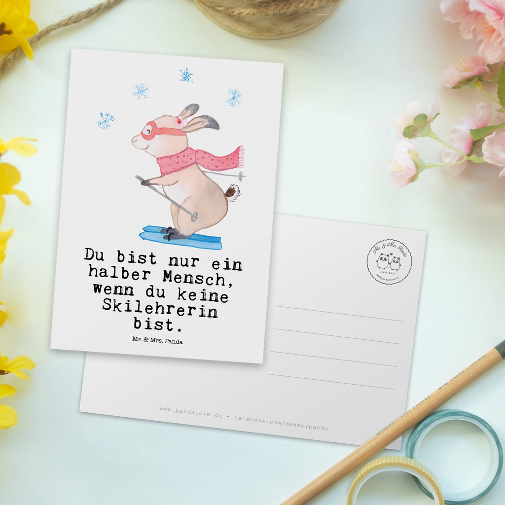 Postkarte Skilehrerin mit Herz Geschenkkarte, Grußkarte, Karte, Einladung, Ansichtskarte, Geburtstagskarte, Einladungskarte, Beruf, Ausbildung, Jubiläum, Abschied, Rente, Kollege, Kollegin, Geschenk, Schenken, Arbeitskollege, Mitarbeiter, Firma, Danke, Dankeschön