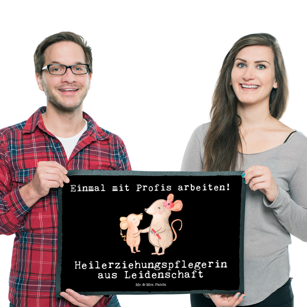 Fußmatte Heilerziehungspflegerin aus Leidenschaft Heilerziehungspflegerin, Heilpädagogin, Ausbildung Türvorleger, Schmutzmatte, Fußabtreter, Matte, Schmutzfänger, Fußabstreifer, Schmutzfangmatte, Türmatte, Motivfußmatte,  Haustürmatte, Vorleger  Beruf, Ausbildung, Jubiläum, Abschied, Rente, Kollege, Kollegin, Geschenk, Schenken, Arbeitskollege, Mitarbeiter, Firma, Danke, Dankeschön