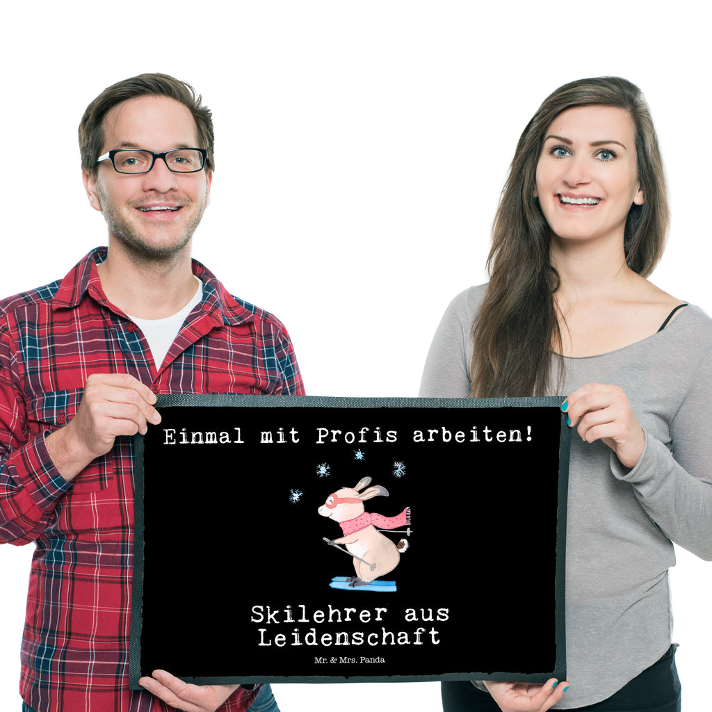 Fußmatte Skilehrer aus Leidenschaft  Türvorleger, Schmutzmatte, Fußabtreter, Matte, Schmutzfänger, Fußabstreifer, Schmutzfangmatte, Türmatte, Motivfußmatte,  Haustürmatte, Vorleger  Beruf, Ausbildung, Jubiläum, Abschied, Rente, Kollege, Kollegin, Geschenk, Schenken, Arbeitskollege, Mitarbeiter, Firma, Danke, Dankeschön