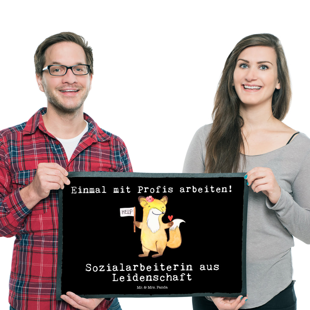 Fußmatte Sozialarbeiterin aus Leidenschaft  Türvorleger, Schmutzmatte, Fußabtreter, Matte, Schmutzfänger, Fußabstreifer, Schmutzfangmatte, Türmatte, Motivfußmatte,  Haustürmatte, Vorleger  Beruf, Ausbildung, Jubiläum, Abschied, Rente, Kollege, Kollegin, Geschenk, Schenken, Arbeitskollege, Mitarbeiter, Firma, Danke, Dankeschön