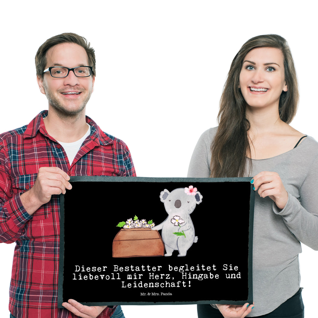 Fußmatte Bestatter mit Herz  Türvorleger, Schmutzmatte, Fußabtreter, Matte, Schmutzfänger, Fußabstreifer, Schmutzfangmatte, Türmatte, Motivfußmatte,  Haustürmatte, Vorleger  Beruf, Ausbildung, Jubiläum, Abschied, Rente, Kollege, Kollegin, Geschenk, Schenken, Arbeitskollege, Mitarbeiter, Firma, Danke, Dankeschön