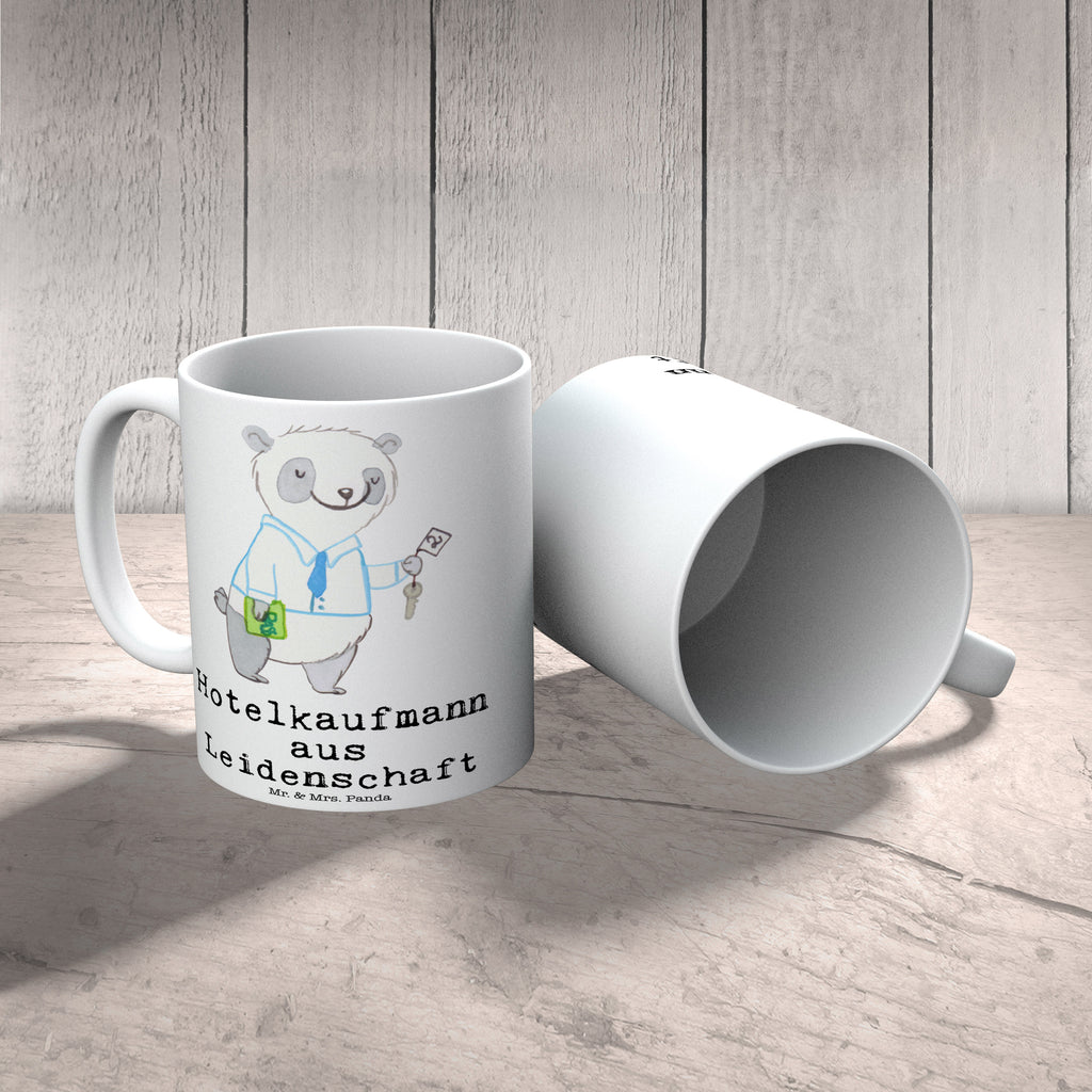 Tasse Hotelkaufmann aus Leidenschaft Hotelkaufmann, Hotelfachmann, Hotelfachangestellter
, Hotelier, Hoteleröffnung
 Becher, Kaffeetasse, Kaffeebecher, Tee, Frühstück, Büro  Beruf, Ausbildung, Jubiläum, Abschied, Rente, Kollege, Kollegin, Geschenk, Schenken, Arbeitskollege, Mitarbeiter, Firma, Danke, Dankeschön