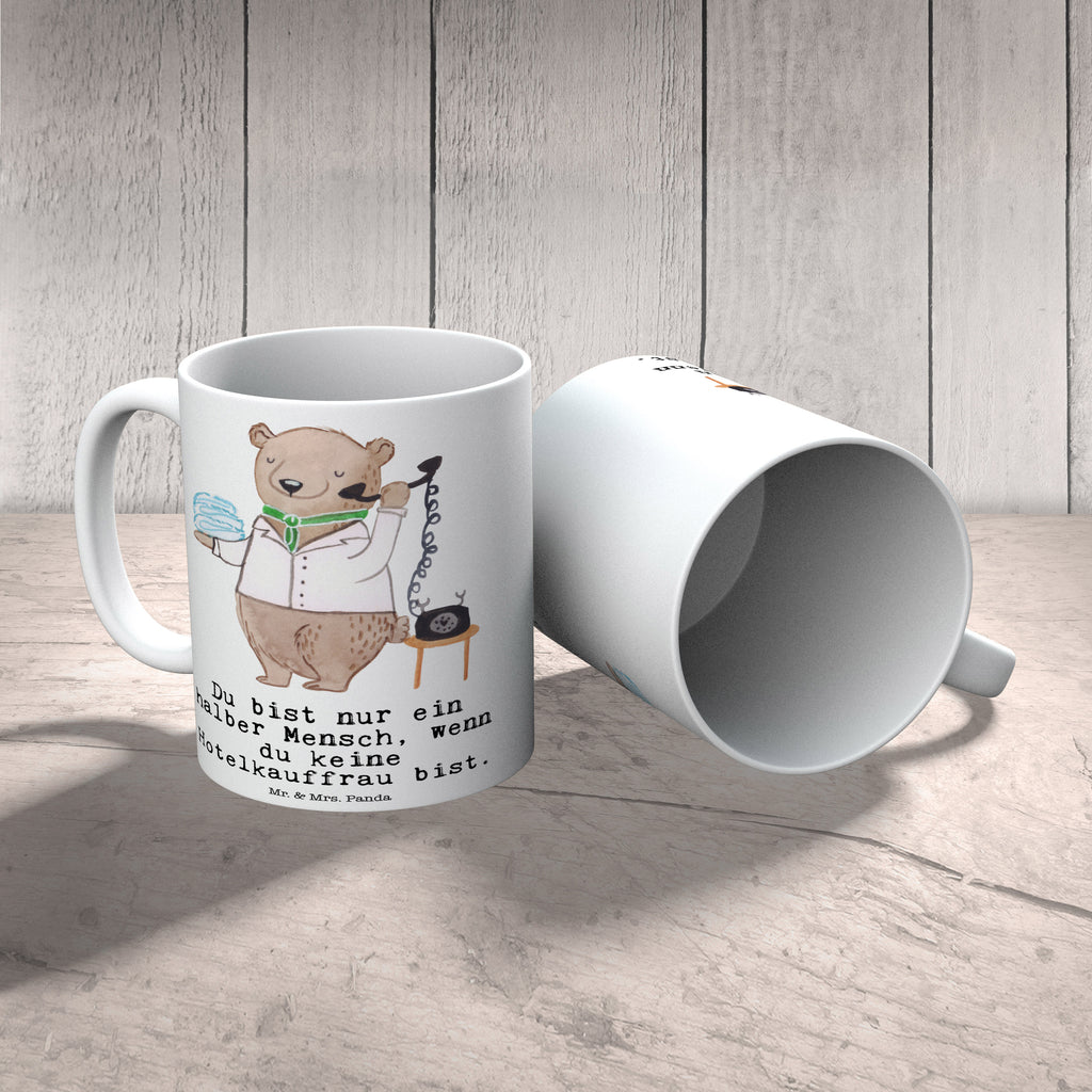 Tasse Hotelkauffrau mit Herz Hotelkauffrau, Hotelfachfrau, Hotelfachangestellte, Hotelier, Hoteleröffnung
 Becher, Kaffeetasse, Kaffeebecher, Tee, Frühstück, Büro  Beruf, Ausbildung, Jubiläum, Abschied, Rente, Kollege, Kollegin, Geschenk, Schenken, Arbeitskollege, Mitarbeiter, Firma, Danke, Dankeschön