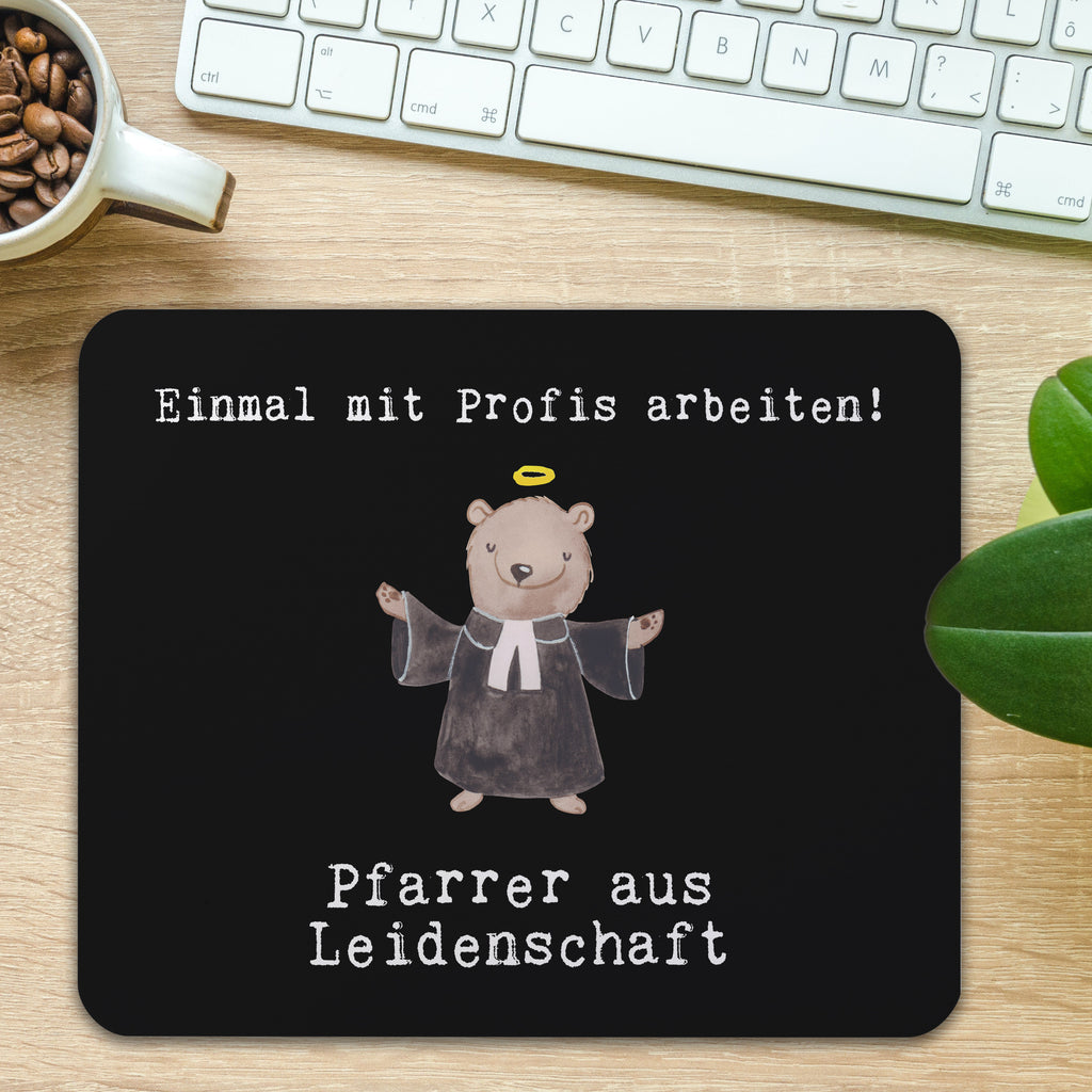 Mauspad Pfarrer aus Leidenschaft Mousepad, Computer zubehör, Büroausstattung, PC Zubehör, Arbeitszimmer, Mauspad, Einzigartiges Mauspad, Designer Mauspad, Beruf, Ausbildung, Jubiläum, Abschied, Rente, Kollege, Kollegin, Geschenk, Schenken, Arbeitskollege, Mitarbeiter, Firma, Danke, Dankeschön, Pastor, Diener Gottes<br />Geistlicher, Pfarrer, Prediger<br />Priester, Theologe, Kirche