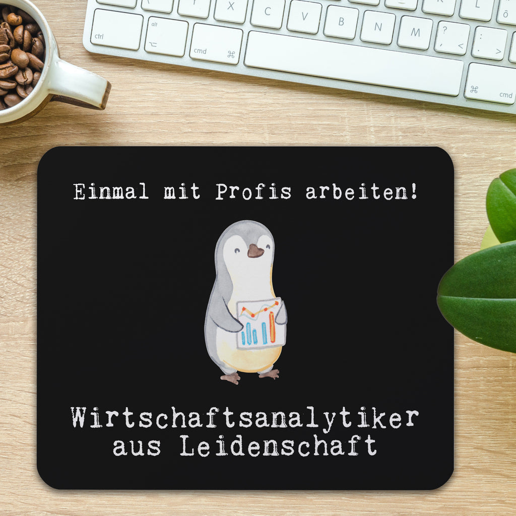 Mauspad Wirtschaftsanalytiker aus Leidenschaft Mousepad, Computer zubehör, Büroausstattung, PC Zubehör, Arbeitszimmer, Mauspad, Einzigartiges Mauspad, Designer Mauspad, Beruf, Ausbildung, Jubiläum, Abschied, Rente, Kollege, Kollegin, Geschenk, Schenken, Arbeitskollege, Mitarbeiter, Firma, Danke, Dankeschön
