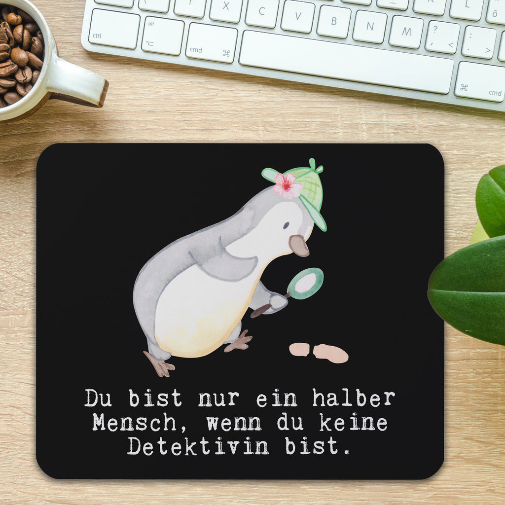 Mauspad Detektivin mit Herz Mousepad, Computer zubehör, Büroausstattung, PC Zubehör, Arbeitszimmer, Mauspad, Einzigartiges Mauspad, Designer Mauspad, Beruf, Ausbildung, Jubiläum, Abschied, Rente, Kollege, Kollegin, Geschenk, Schenken, Arbeitskollege, Mitarbeiter, Firma, Danke, Dankeschön, Detektivin, Ermittlerin, Agentin, Privatdetektei, Berufsdetektivin, Wirtschaftsdetektei, Detektivausbildung, Spurensuche