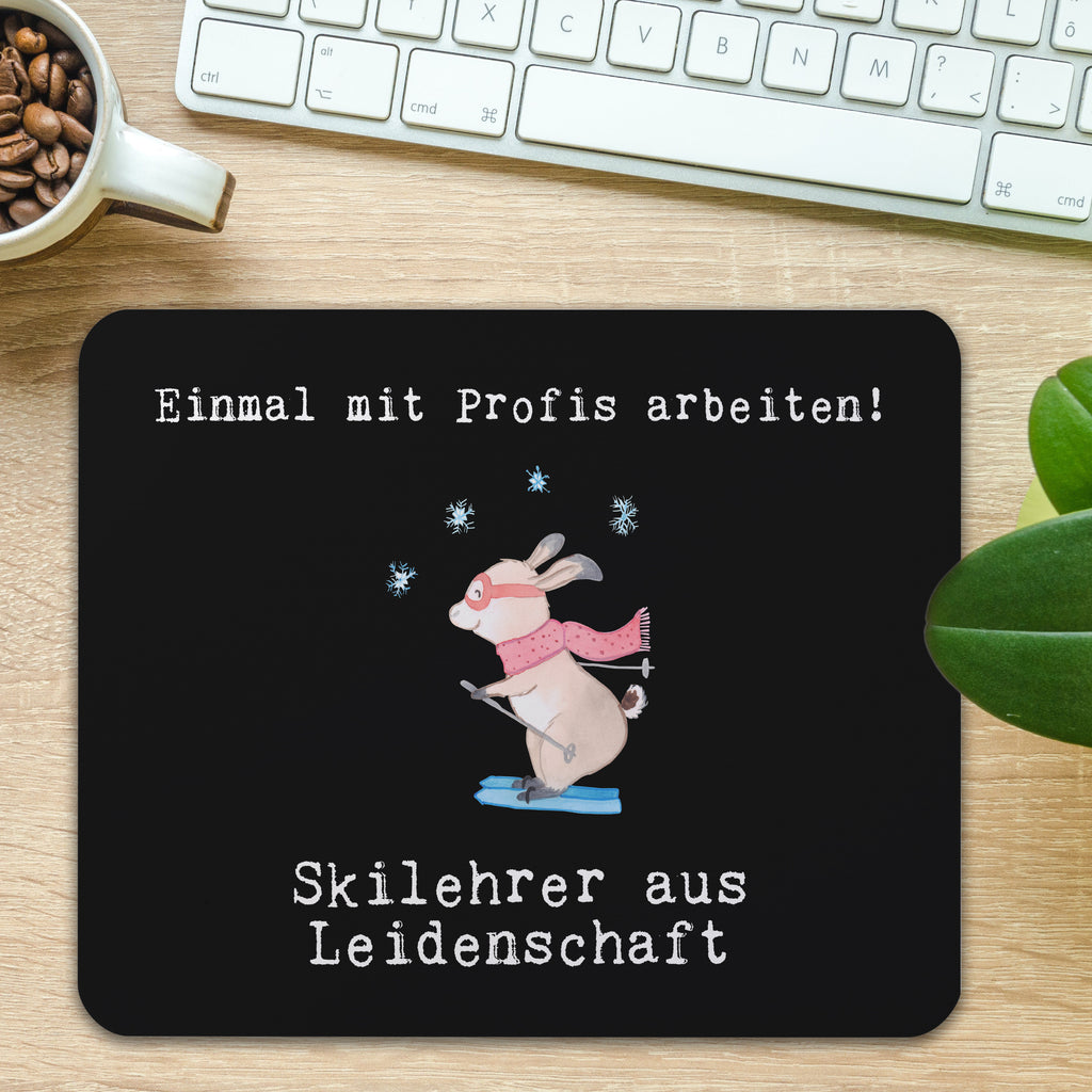 Mauspad Skilehrer aus Leidenschaft Mousepad, Computer zubehör, Büroausstattung, PC Zubehör, Arbeitszimmer, Mauspad, Einzigartiges Mauspad, Designer Mauspad, Beruf, Ausbildung, Jubiläum, Abschied, Rente, Kollege, Kollegin, Geschenk, Schenken, Arbeitskollege, Mitarbeiter, Firma, Danke, Dankeschön