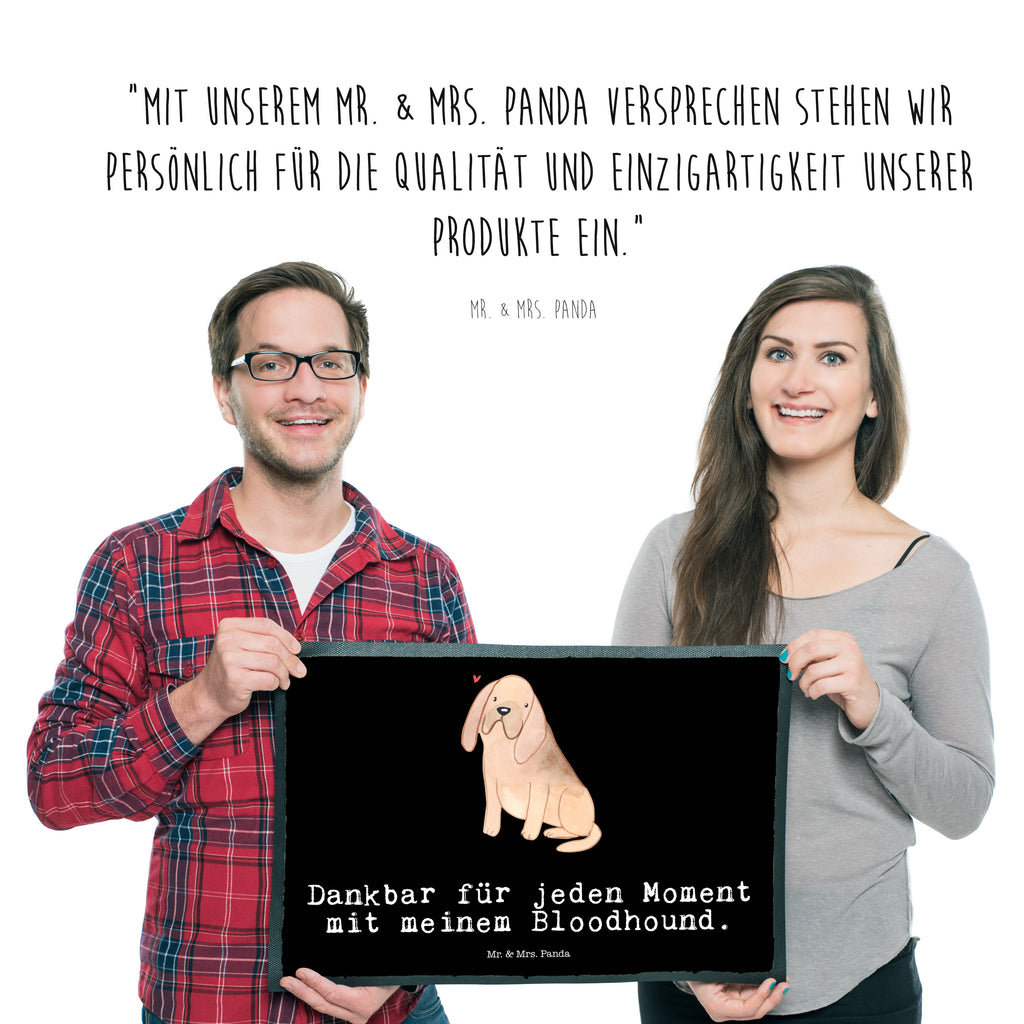 Fußmatte Bloodhound Moment Bluthund, Bloodhound, St. Hubertushund, Chien de Saint Hubert Türvorleger, Schmutzmatte, Fußabtreter, Matte, Schmutzfänger, Fußabstreifer, Schmutzfangmatte, Türmatte, Motivfußmatte,  Haustürmatte, Vorleger  Hund, Hunderasse, Rassehund, Hundebesitzer, Geschenk, Tierfreund, Schenken, Welpe