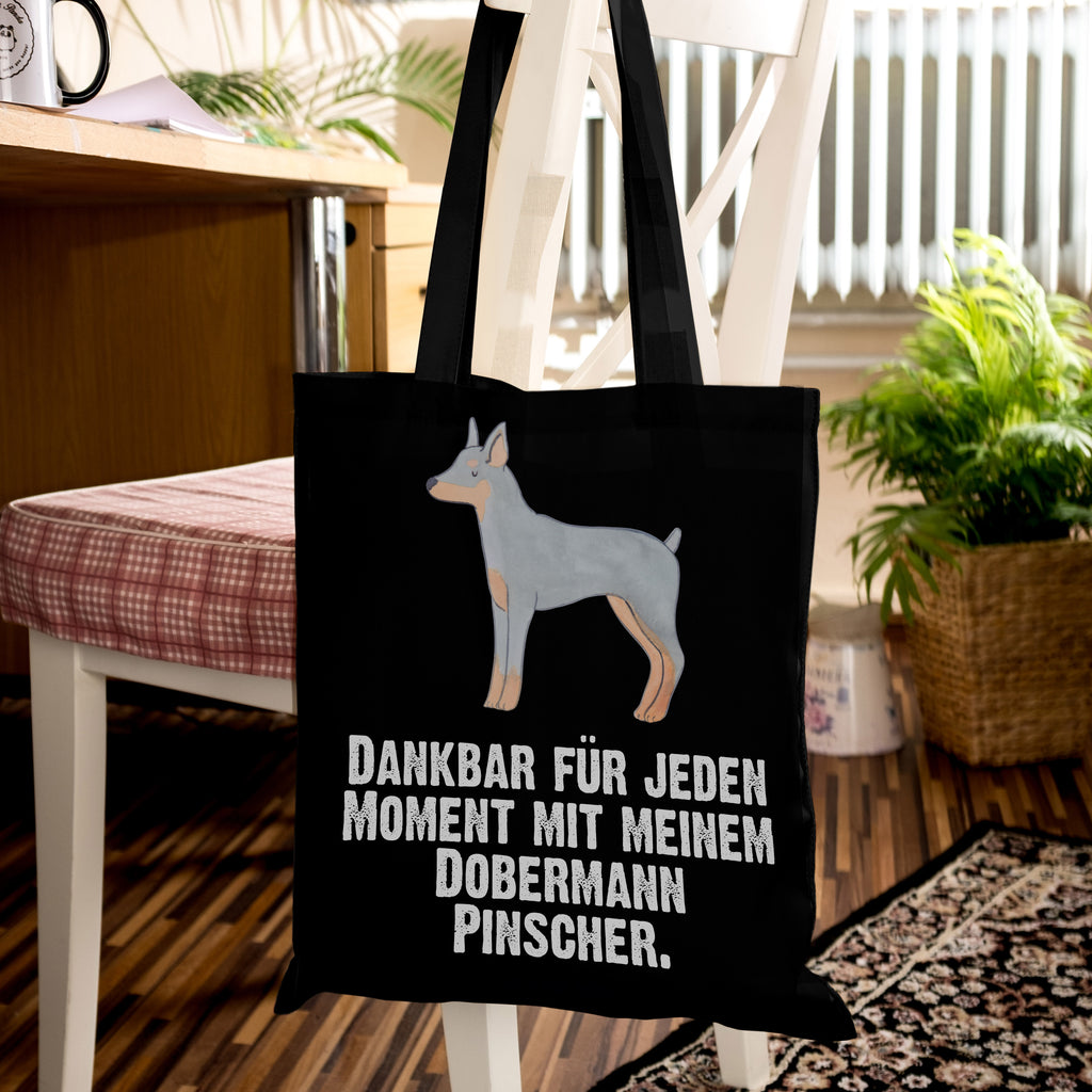 Tragetasche Dobermann Pinscher Moment Beuteltasche, Beutel, Einkaufstasche, Jutebeutel, Stoffbeutel, Hund, Hunderasse, Rassehund, Hundebesitzer, Geschenk, Tierfreund, Schenken, Welpe, Dobermann Pinscher