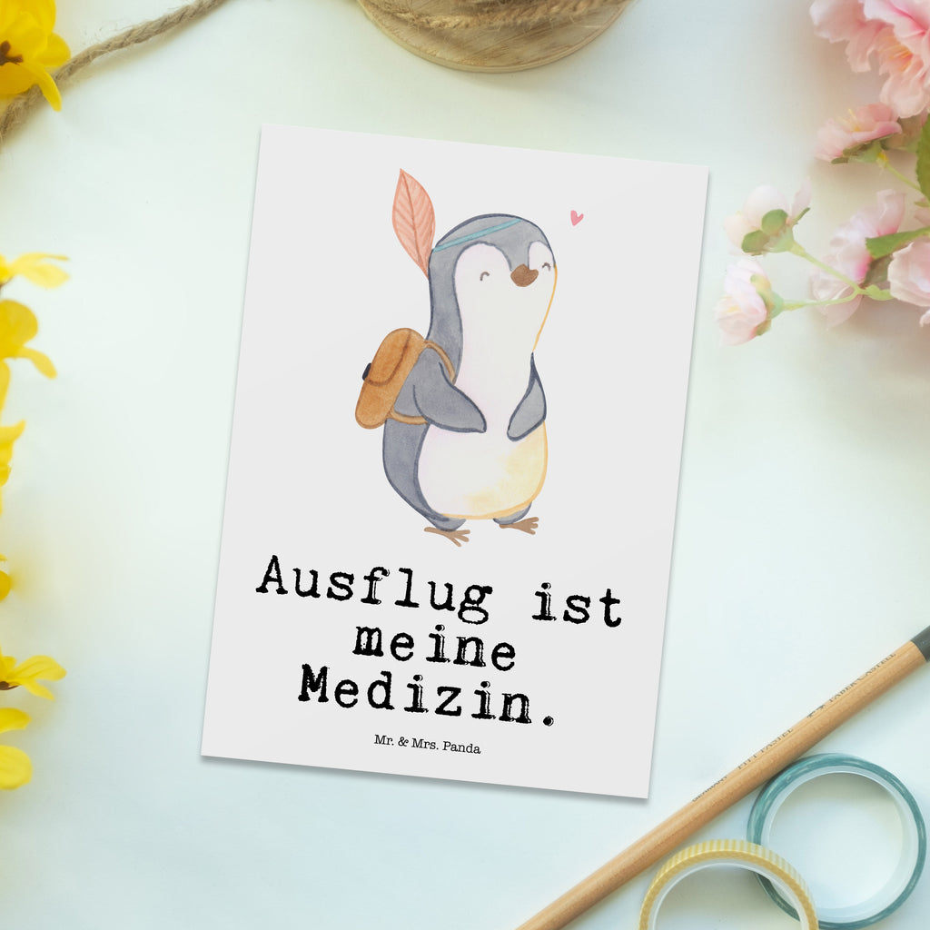 Postkarte Pinguin Ausflug Medizin Geschenkkarte, Grußkarte, Karte, Einladung, Ansichtskarte, Geburtstagskarte, Einladungskarte, Dankeskarte, Geschenk, Sport, Sportart, Hobby, Schenken, Danke, Dankeschön, Auszeichnung, Gewinn, Sportler, Ausflüge machen, reisen, Ausflug, Ausflugsziele