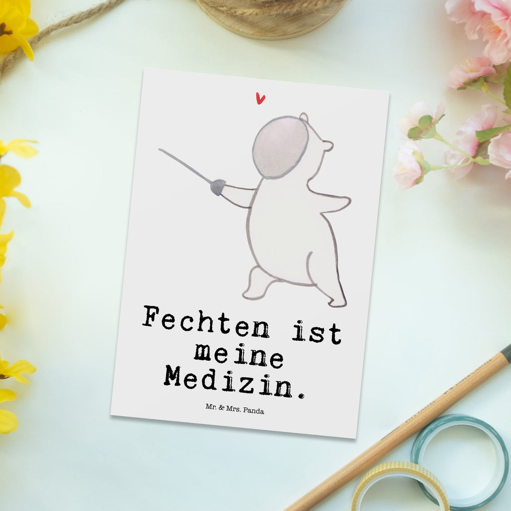 Postkarte Panda Fechten Medizin Geschenkkarte, Grußkarte, Karte, Einladung, Ansichtskarte, Geburtstagskarte, Einladungskarte, Dankeskarte, Geschenk, Sport, Sportart, Hobby, Schenken, Danke, Dankeschön, Auszeichnung, Gewinn, Sportler, Fechten, Fechter Bund, Fecht Verein, Fecht Club