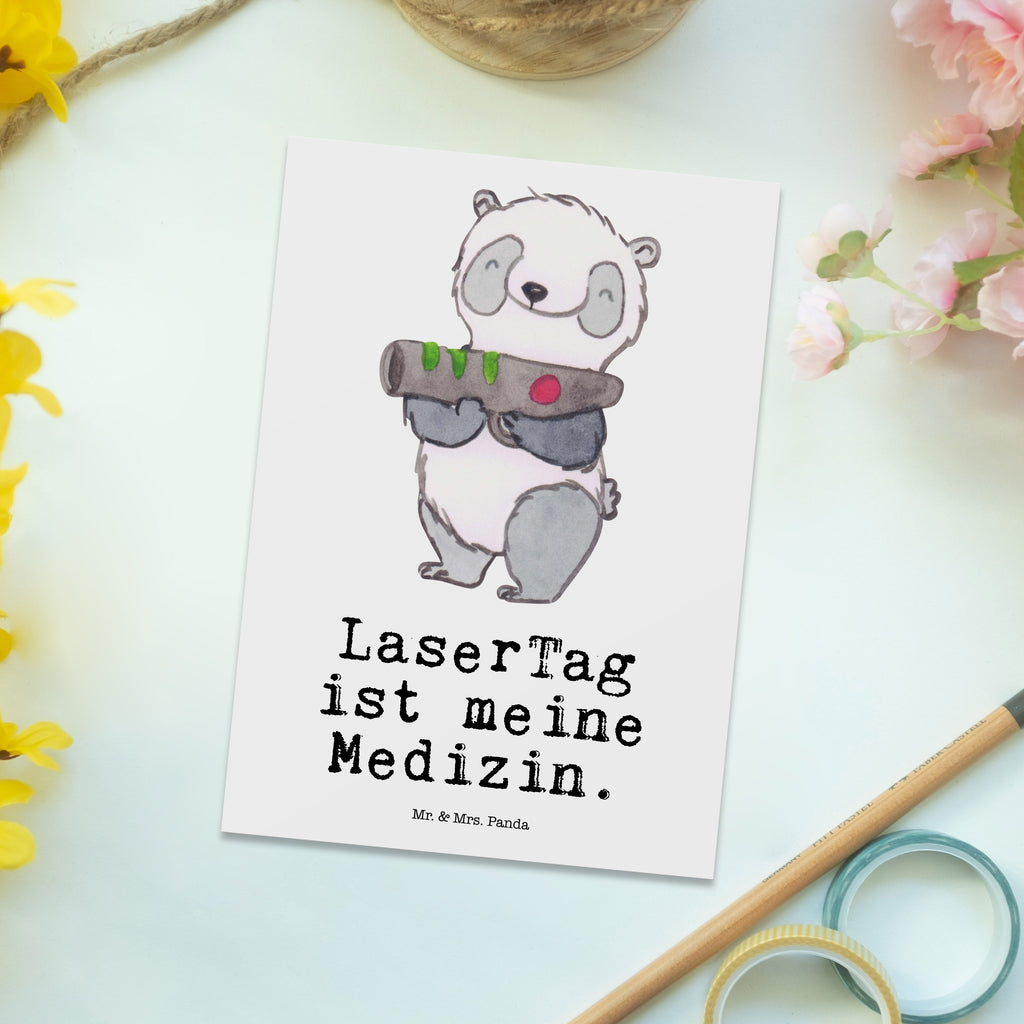 Postkarte Panda LaserTag Medizin Geschenkkarte, Grußkarte, Karte, Einladung, Ansichtskarte, Geburtstagskarte, Einladungskarte, Dankeskarte, Geschenk, Sport, Sportart, Hobby, Schenken, Danke, Dankeschön, Auszeichnung, Gewinn, Sportler, Lasertag, Lasergame Zentrum