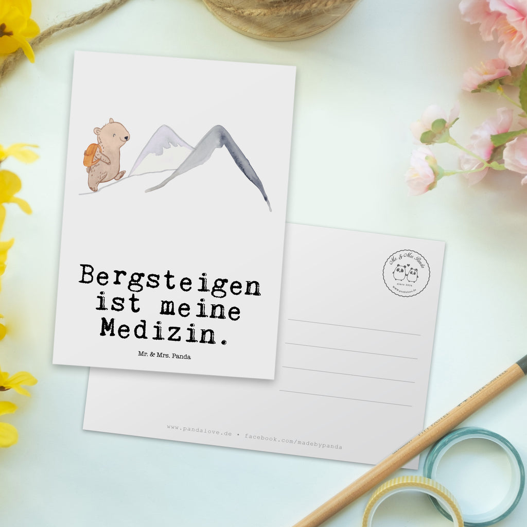 Postkarte Bär Bergsteigen Medizin Geschenkkarte, Grußkarte, Karte, Einladung, Ansichtskarte, Geburtstagskarte, Einladungskarte, Dankeskarte, Geschenk, Sport, Sportart, Hobby, Schenken, Danke, Dankeschön, Auszeichnung, Gewinn, Sportler, Bergsteigen, wandern, Bergsport, Trekking, Alpinismus, Alpinwandern