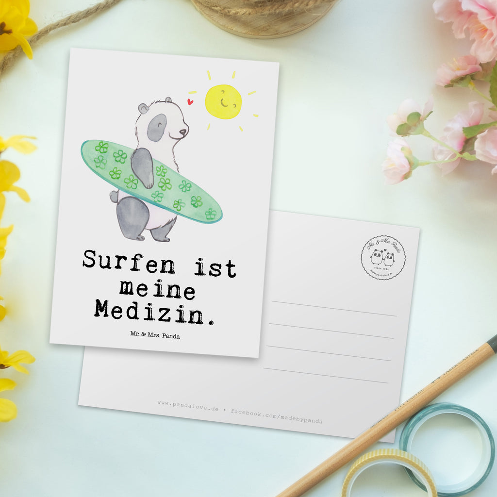 Postkarte Panda Surfen Medizin Geschenkkarte, Grußkarte, Karte, Einladung, Ansichtskarte, Geburtstagskarte, Einladungskarte, Dankeskarte, Geschenk, Sport, Sportart, Hobby, Schenken, Danke, Dankeschön, Auszeichnung, Gewinn, Sportler, Wellenreiten, Surfen, Surfschule, Surfen Erholung