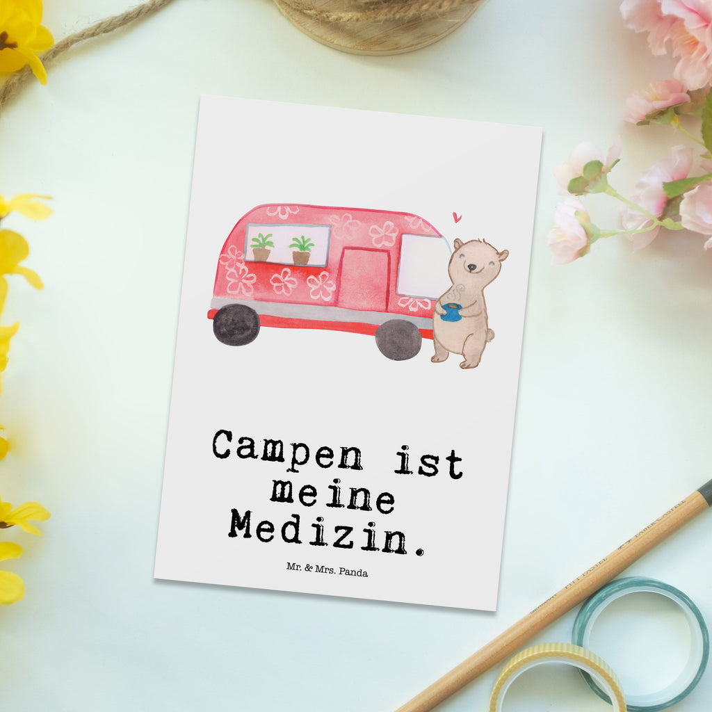 Postkarte Bär Camper Medizin Geschenkkarte, Grußkarte, Karte, Einladung, Ansichtskarte, Geburtstagskarte, Einladungskarte, Dankeskarte, Geschenk, Sport, Sportart, Hobby, Schenken, Danke, Dankeschön, Auszeichnung, Gewinn, Sportler, Camper, Campen, Zelten, Campingplatz, Wohnmobil, Roadtrip, Urlaub