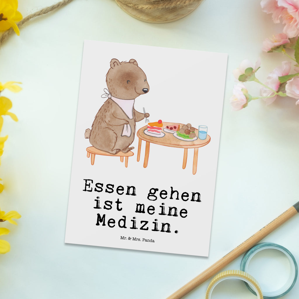Postkarte Bär Essen gehen Medizin Geschenkkarte, Grußkarte, Karte, Einladung, Ansichtskarte, Geburtstagskarte, Einladungskarte, Dankeskarte, Geschenk, Sport, Sportart, Hobby, Schenken, Danke, Dankeschön, Auszeichnung, Gewinn, Sportler, Essen gehen, Essen, Restaurant, Restaurantbesuch, Köstlichkeiten