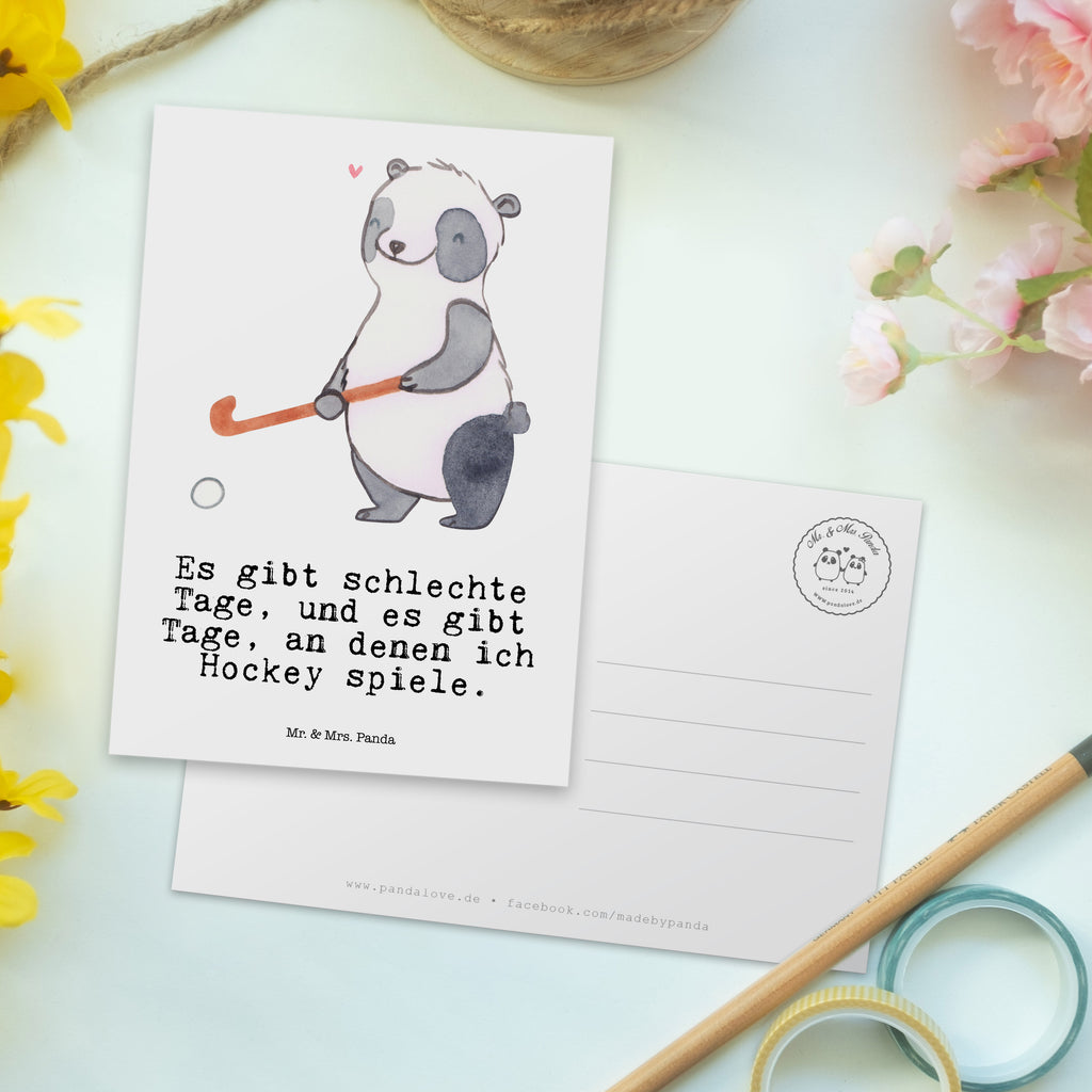 Postkarte Panda Hockey spielen Tage Geschenkkarte, Grußkarte, Karte, Einladung, Ansichtskarte, Geburtstagskarte, Einladungskarte, Geschenk, Sport, Sportart, Hobby, Schenken, Danke, Dankeschön, Auszeichnung, Gewinn, Sportler, Hockey spielen, Feldhockey, Hockeyschläger, Hockey Verein