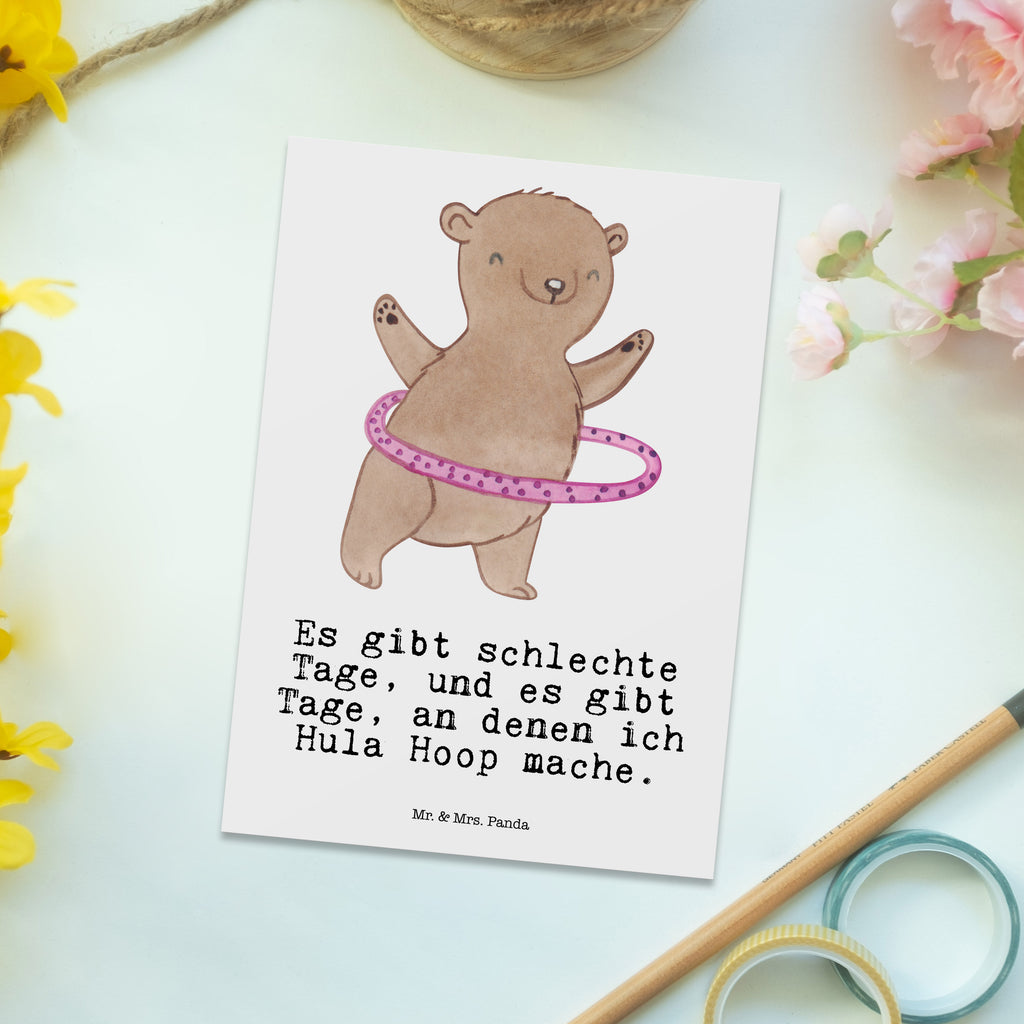 Postkarte Bär Hula Hoop Tage Geschenkkarte, Grußkarte, Karte, Einladung, Ansichtskarte, Geburtstagskarte, Einladungskarte, Dankeskarte, Geschenk, Sport, Sportart, Hobby, Schenken, Danke, Dankeschön, Auszeichnung, Gewinn, Sportler, Hula Hoop, Fitness, Training