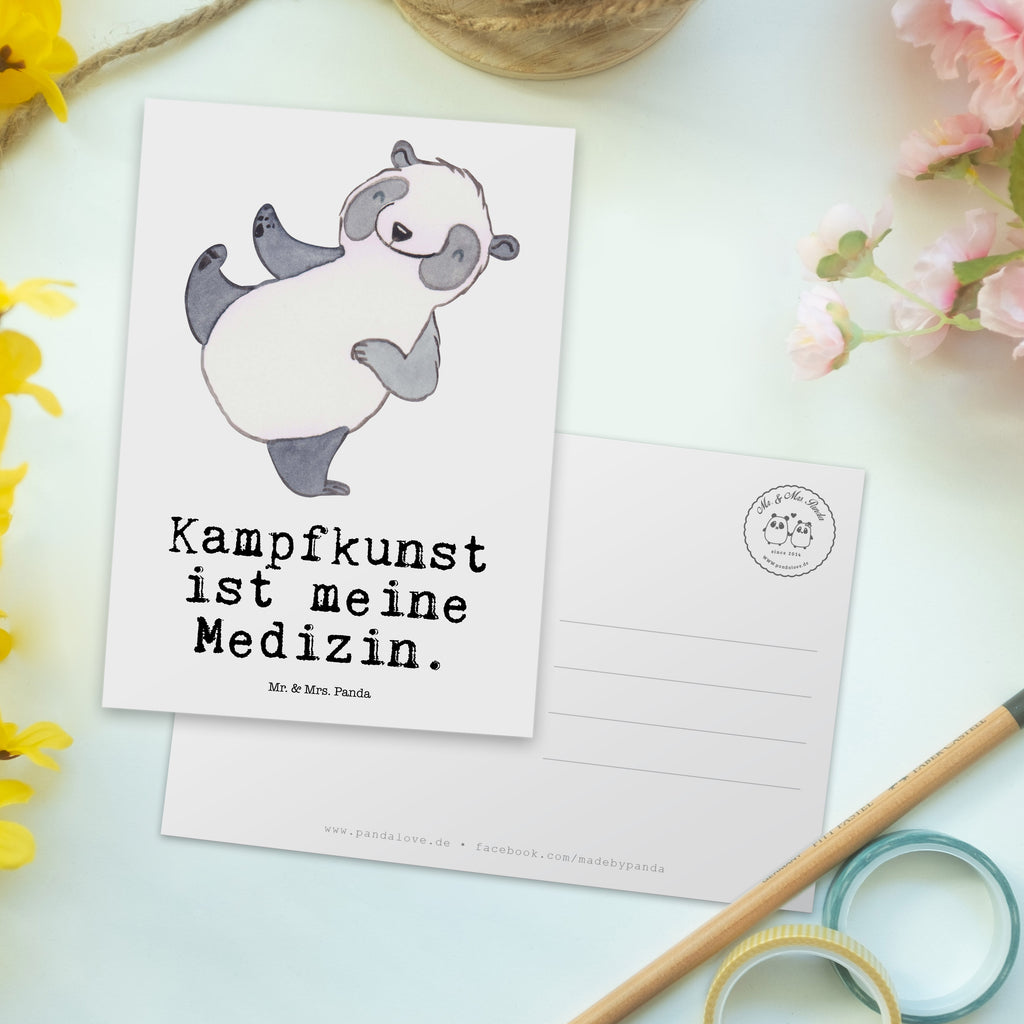 Postkarte Panda Kampfkunst Medizin Geschenkkarte, Grußkarte, Karte, Einladung, Ansichtskarte, Geburtstagskarte, Einladungskarte, Dankeskarte, Geschenk, Sport, Sportart, Hobby, Schenken, Danke, Dankeschön, Auszeichnung, Gewinn, Sportler, Kampfkunst, Kampfsportarten, Selbstverteidigung