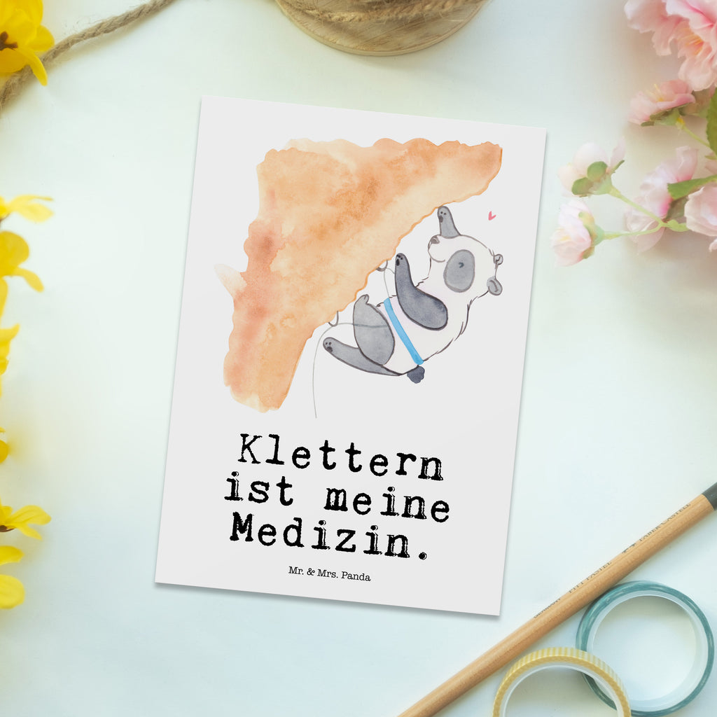 Postkarte Panda Klettern Medizin Geschenkkarte, Grußkarte, Karte, Einladung, Ansichtskarte, Geburtstagskarte, Einladungskarte, Dankeskarte, Geschenk, Sport, Sportart, Hobby, Schenken, Danke, Dankeschön, Auszeichnung, Gewinn, Sportler, Klettern, Bouldern, Kletterhalle, Klettersport