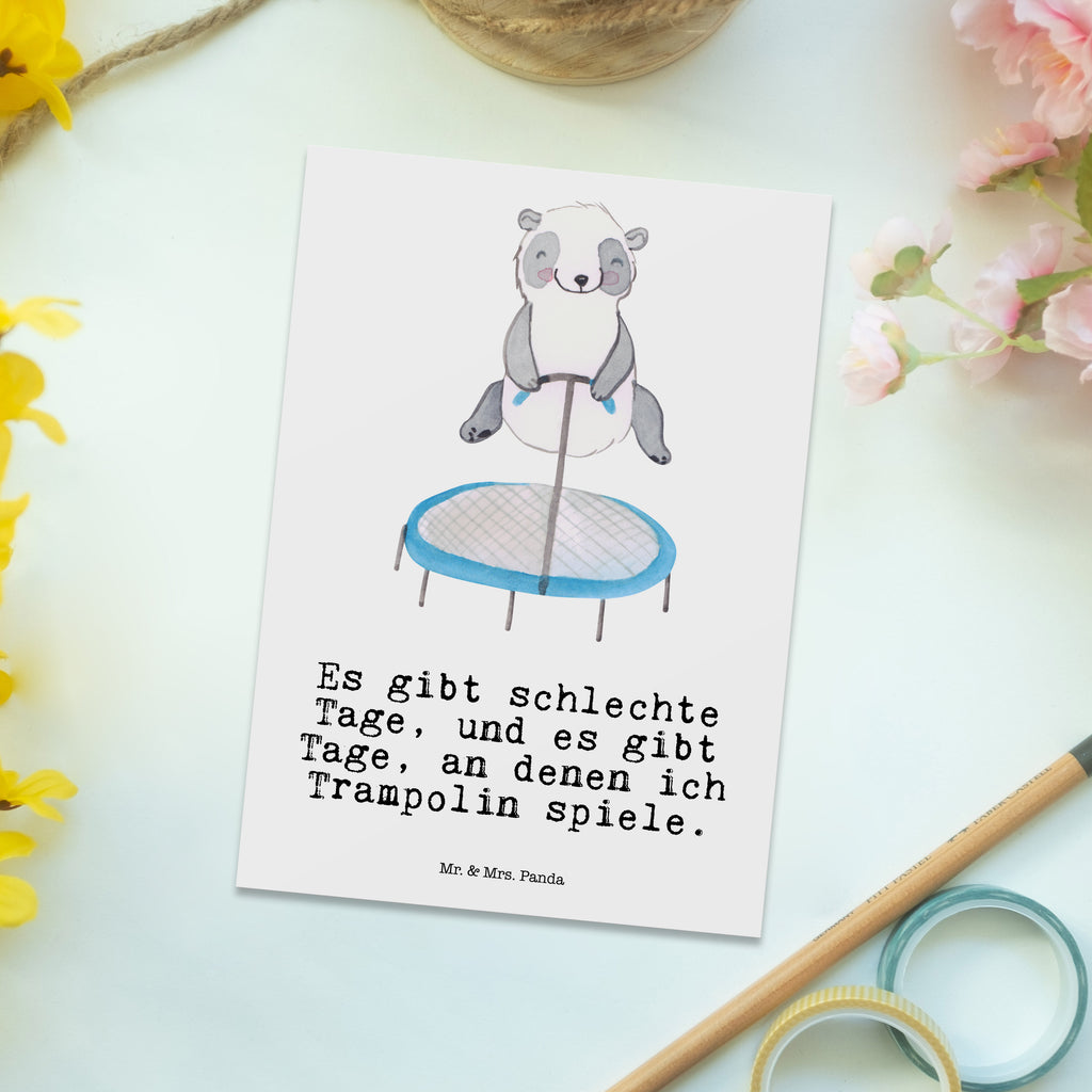 Postkarte Panda Trampolin springen Tage Geschenkkarte, Grußkarte, Karte, Einladung, Ansichtskarte, Geburtstagskarte, Einladungskarte, Dankeskarte, Geschenk, Sport, Sportart, Hobby, Schenken, Danke, Dankeschön, Auszeichnung, Gewinn, Sportler, Trampolin springen, Trampolin Springen, Trampolin Turnen, Fitnessstudio