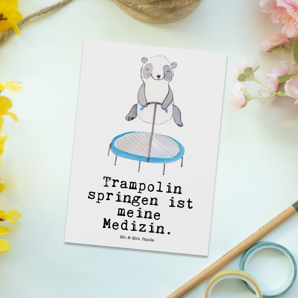 Postkarte Panda Trampolin springen Medizin Geschenkkarte, Grußkarte, Karte, Einladung, Ansichtskarte, Geburtstagskarte, Einladungskarte, Dankeskarte, Geschenk, Sport, Sportart, Hobby, Schenken, Danke, Dankeschön, Auszeichnung, Gewinn, Sportler, Trampolin springen, Trampolin Springen, Trampolin Turnen, Fitnessstudio, Trampolin-Übungen, Trampolin-Workout