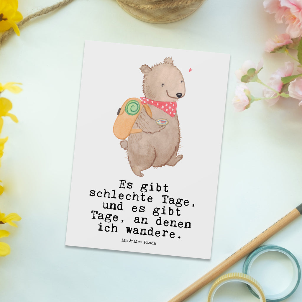 Postkarte Bär Wandern Tage Geschenkkarte, Grußkarte, Karte, Einladung, Ansichtskarte, Geburtstagskarte, Einladungskarte, Dankeskarte, Geschenk, Sport, Sportart, Hobby, Schenken, Danke, Dankeschön, Auszeichnung, Gewinn, Sportler, Wandern, Bergsteigen, Wintertouren, Outdoor Sport, Freizeitsport, Spazieren, Natur entdecken