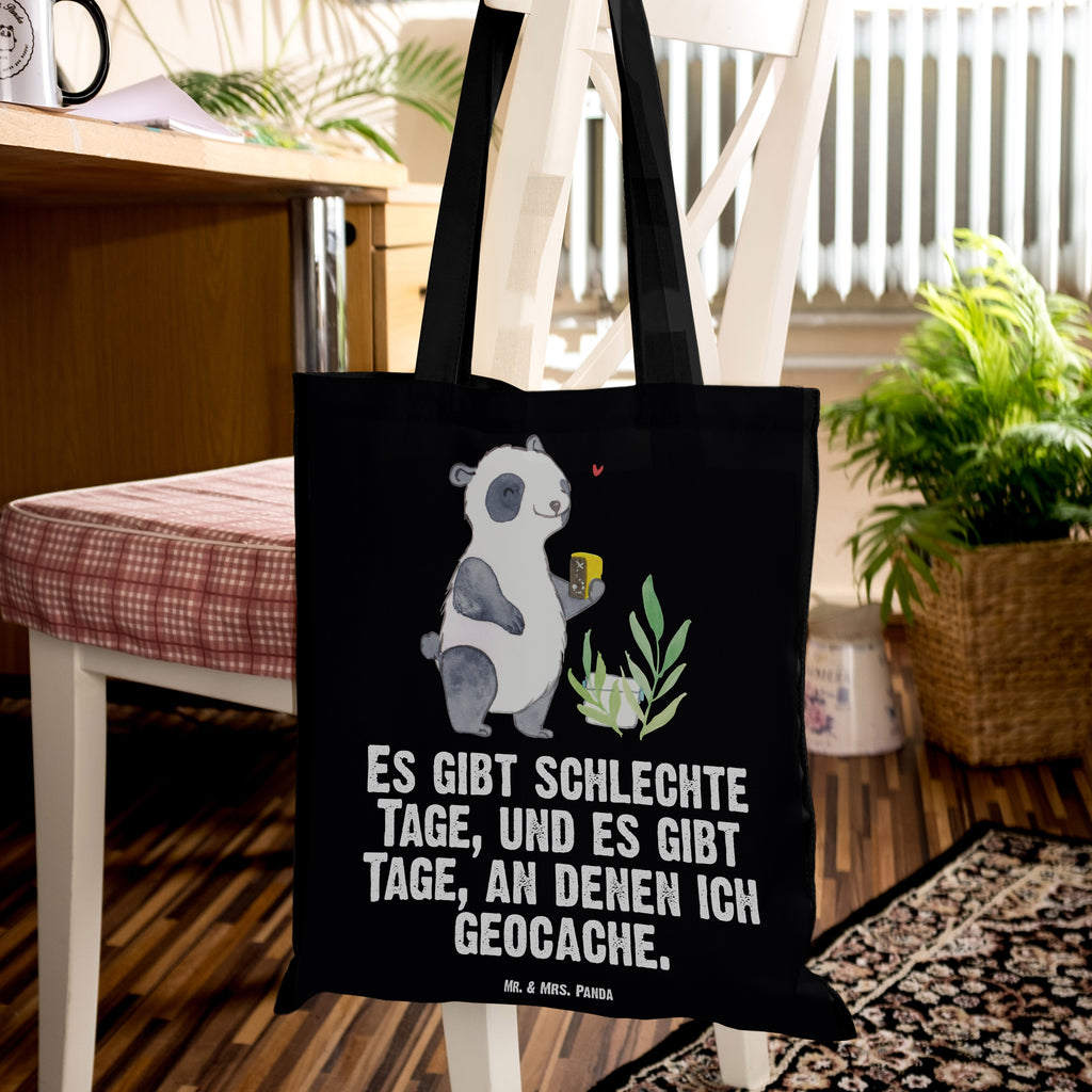 Tragetasche Panda Geocaching Tage Beuteltasche, Beutel, Einkaufstasche, Jutebeutel, Stoffbeutel, Geschenk, Sport, Sportart, Hobby, Schenken, Danke, Dankeschön, Auszeichnung, Gewinn, Sportler, Geocaching, Schatzsuchen, GPS Schnitzeljagd, Opencaching