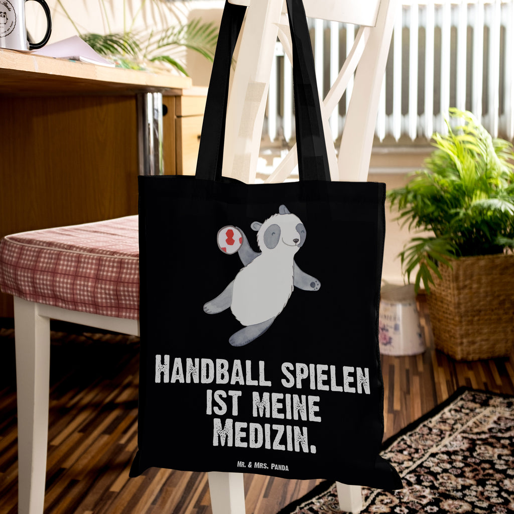 Tragetasche Panda Handball spielen Medizin Beuteltasche, Beutel, Einkaufstasche, Jutebeutel, Stoffbeutel, Geschenk, Sport, Sportart, Hobby, Schenken, Danke, Dankeschön, Auszeichnung, Gewinn, Sportler, Handball spielen, Handball Turnier, Handball Club, Handball Verein