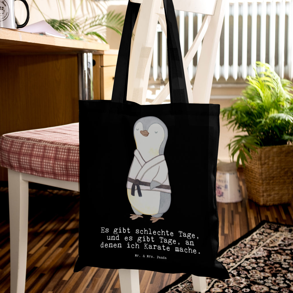 Tragetasche Pinguin Karate Tage Beuteltasche, Beutel, Einkaufstasche, Jutebeutel, Stoffbeutel, Geschenk, Sport, Sportart, Hobby, Schenken, Danke, Dankeschön, Auszeichnung, Gewinn, Sportler, Karate, Kampfsportart, Selbstverteidigung, Kampfkunst, Karate Verein