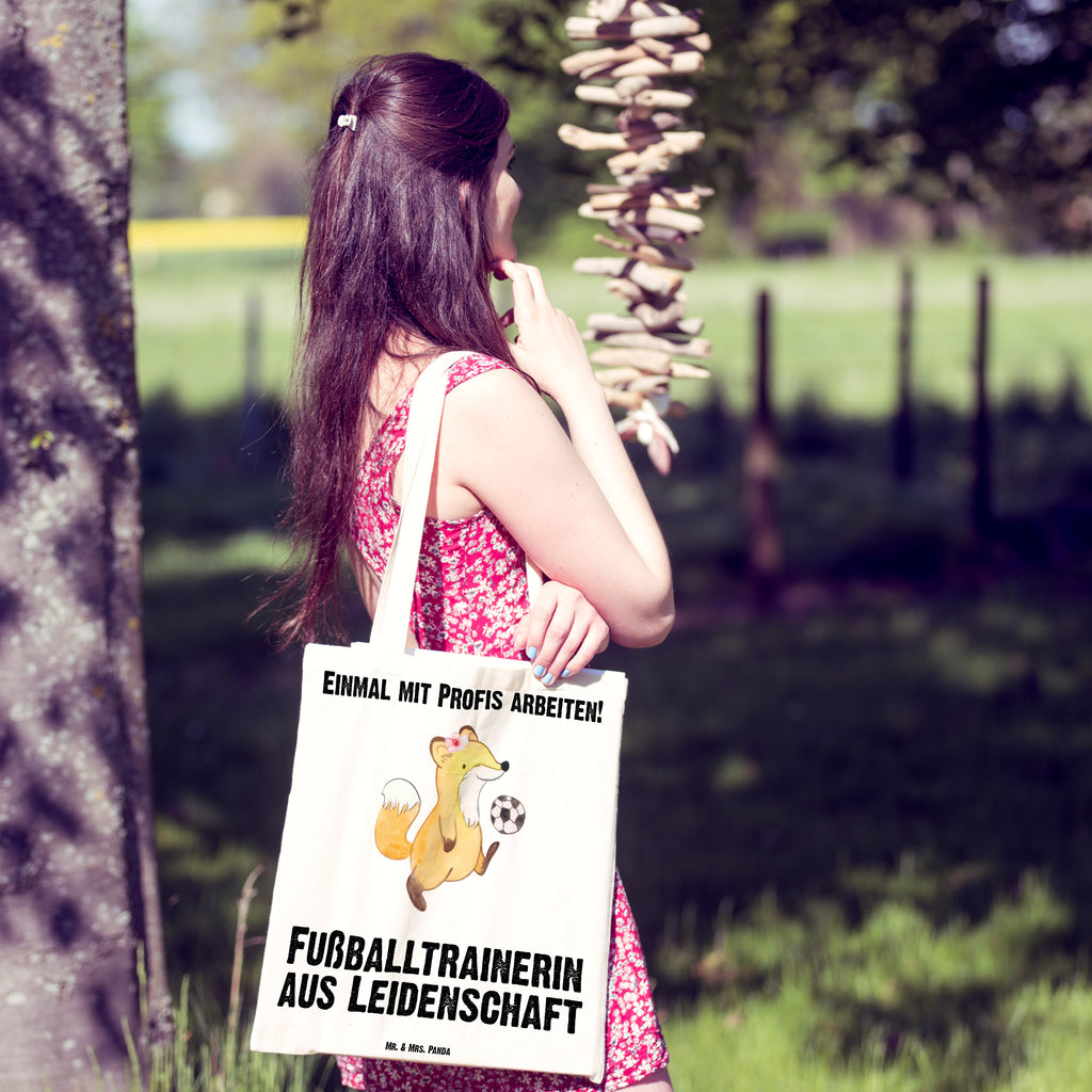 Tragetasche Fußballtrainerin aus Leidenschaft Beuteltasche, Beutel, Einkaufstasche, Jutebeutel, Stoffbeutel, Beruf, Ausbildung, Jubiläum, Abschied, Rente, Kollege, Kollegin, Geschenk, Schenken, Arbeitskollege, Mitarbeiter, Firma, Danke, Dankeschön, Fußballtrainerin, Fußballspiel, Glücksbringer, Verein Fußball