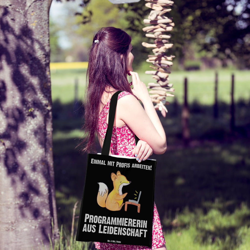 Tragetasche Programmiererin aus Leidenschaft Beuteltasche, Beutel, Einkaufstasche, Jutebeutel, Stoffbeutel, Beruf, Ausbildung, Jubiläum, Abschied, Rente, Kollege, Kollegin, Geschenk, Schenken, Arbeitskollege, Mitarbeiter, Firma, Danke, Dankeschön, Programmiererin, Softwareingenieurin, Softwarentwicklerin, Computerfreak, Datenverarbeiterin, Computerfachfrau, IT-Spezialistin, Nerd