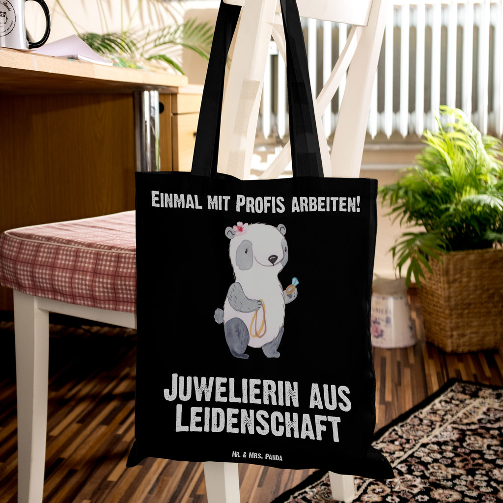 Tragetasche Juwelierin aus Leidenschaft Beuteltasche, Beutel, Einkaufstasche, Jutebeutel, Stoffbeutel, Beruf, Ausbildung, Jubiläum, Abschied, Rente, Kollege, Kollegin, Geschenk, Schenken, Arbeitskollege, Mitarbeiter, Firma, Danke, Dankeschön, Juwelierin, Goldschmiedin, Schmuckwarenhändlerin, Schmuckgeschäft, Eröffnung