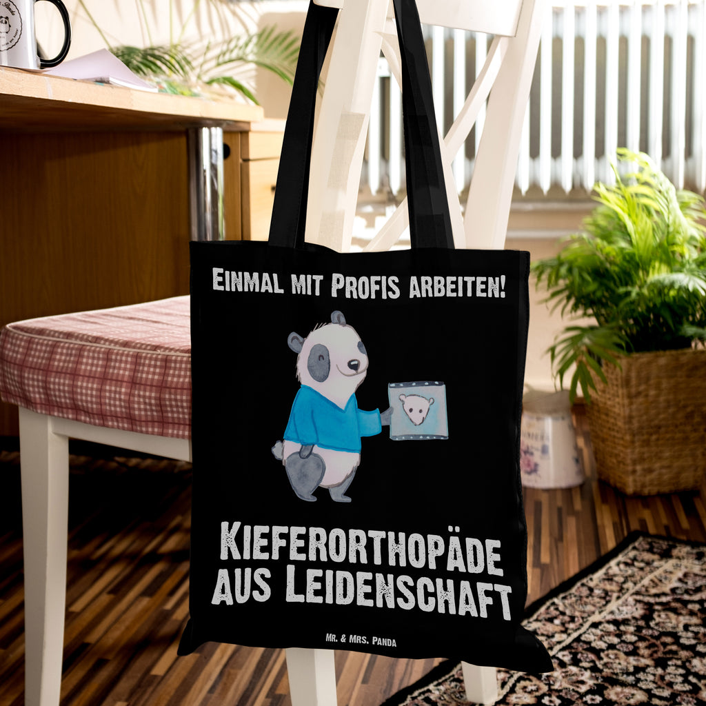 Tragetasche Kieferorthopäde aus Leidenschaft Beuteltasche, Beutel, Einkaufstasche, Jutebeutel, Stoffbeutel, Beruf, Ausbildung, Jubiläum, Abschied, Rente, Kollege, Kollegin, Geschenk, Schenken, Arbeitskollege, Mitarbeiter, Firma, Danke, Dankeschön