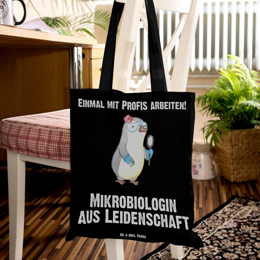 Tragetasche Mikrobiologin aus Leidenschaft Beuteltasche, Beutel, Einkaufstasche, Jutebeutel, Stoffbeutel, Beruf, Ausbildung, Jubiläum, Abschied, Rente, Kollege, Kollegin, Geschenk, Schenken, Arbeitskollege, Mitarbeiter, Firma, Danke, Dankeschön, Mikrobiologin, Naturwissenschaftlerin, Labor, Forschung