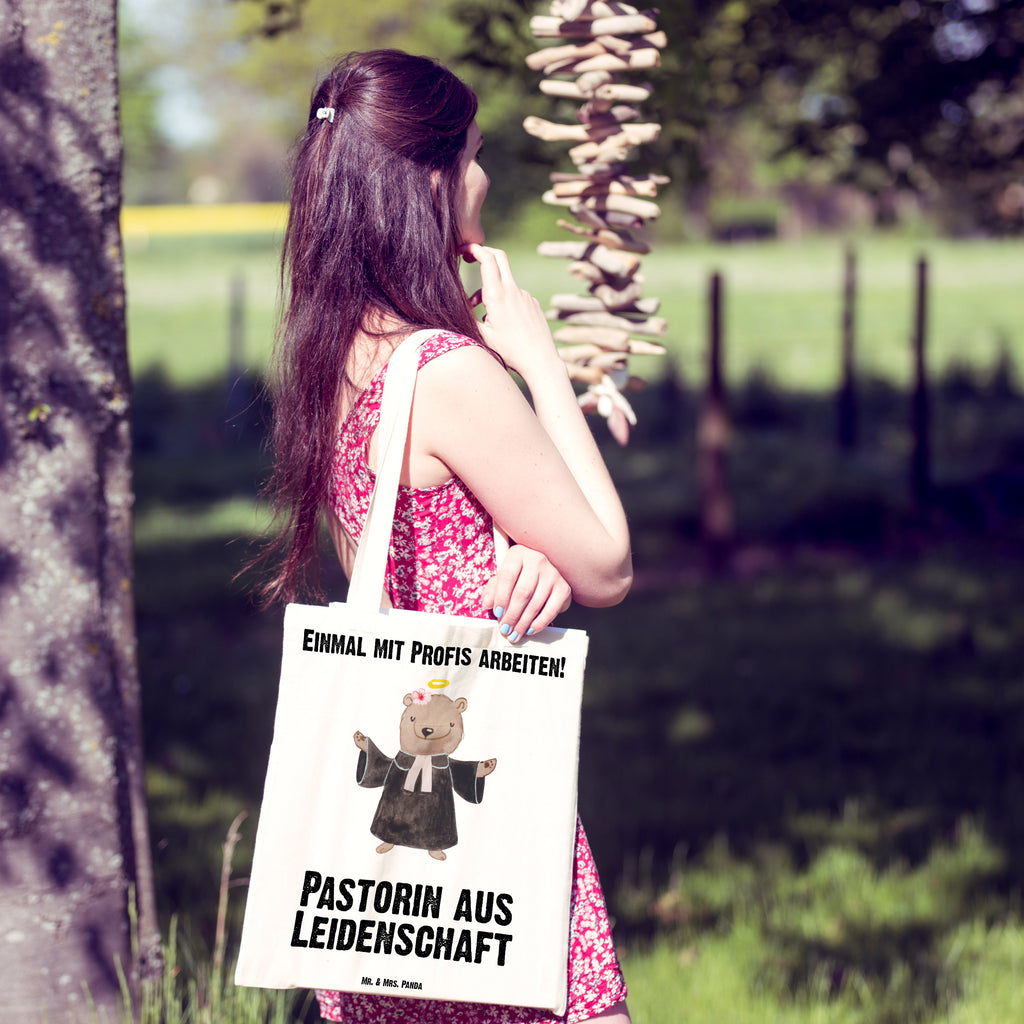 Tragetasche Pastorin aus Leidenschaft Beuteltasche, Beutel, Einkaufstasche, Jutebeutel, Stoffbeutel, Beruf, Ausbildung, Jubiläum, Abschied, Rente, Kollege, Kollegin, Geschenk, Schenken, Arbeitskollege, Mitarbeiter, Firma, Danke, Dankeschön, Pastorin, Dienerin Gottes<br />Geistliche, Pfarrerin, Predigerin<br />Priesterin, Theologin, Kirche