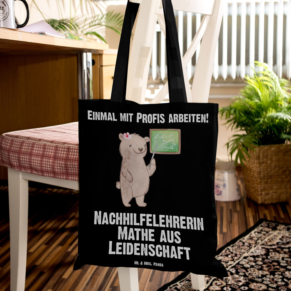 Tragetasche Nachhilfelehrerin Mathe aus Leidenschaft Beuteltasche, Beutel, Einkaufstasche, Jutebeutel, Stoffbeutel, Beruf, Ausbildung, Jubiläum, Abschied, Rente, Kollege, Kollegin, Geschenk, Schenken, Arbeitskollege, Mitarbeiter, Firma, Danke, Dankeschön, Mathematik Nachhilfelehrerin, Mathe Nachhilfe, Nachhilfeunterrricht