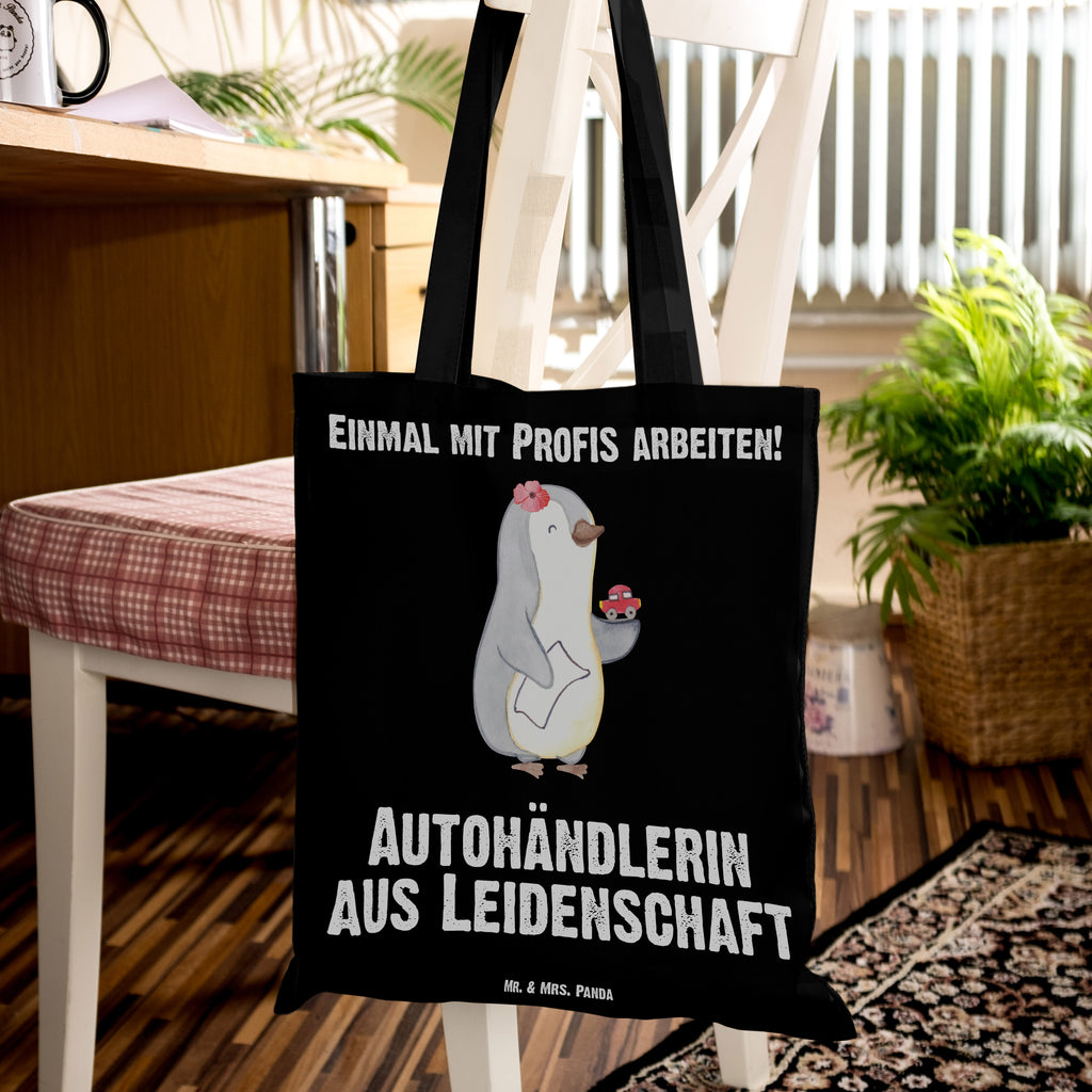 Tragetasche Autohändlerin aus Leidenschaft Beuteltasche, Beutel, Einkaufstasche, Jutebeutel, Stoffbeutel, Beruf, Ausbildung, Jubiläum, Abschied, Rente, Kollege, Kollegin, Geschenk, Schenken, Arbeitskollege, Mitarbeiter, Firma, Danke, Dankeschön, Autohändlerin, Eröffnung Autohaus, Autohandel, Gebrauchtwagenhändlerin, Autoverkäuferin