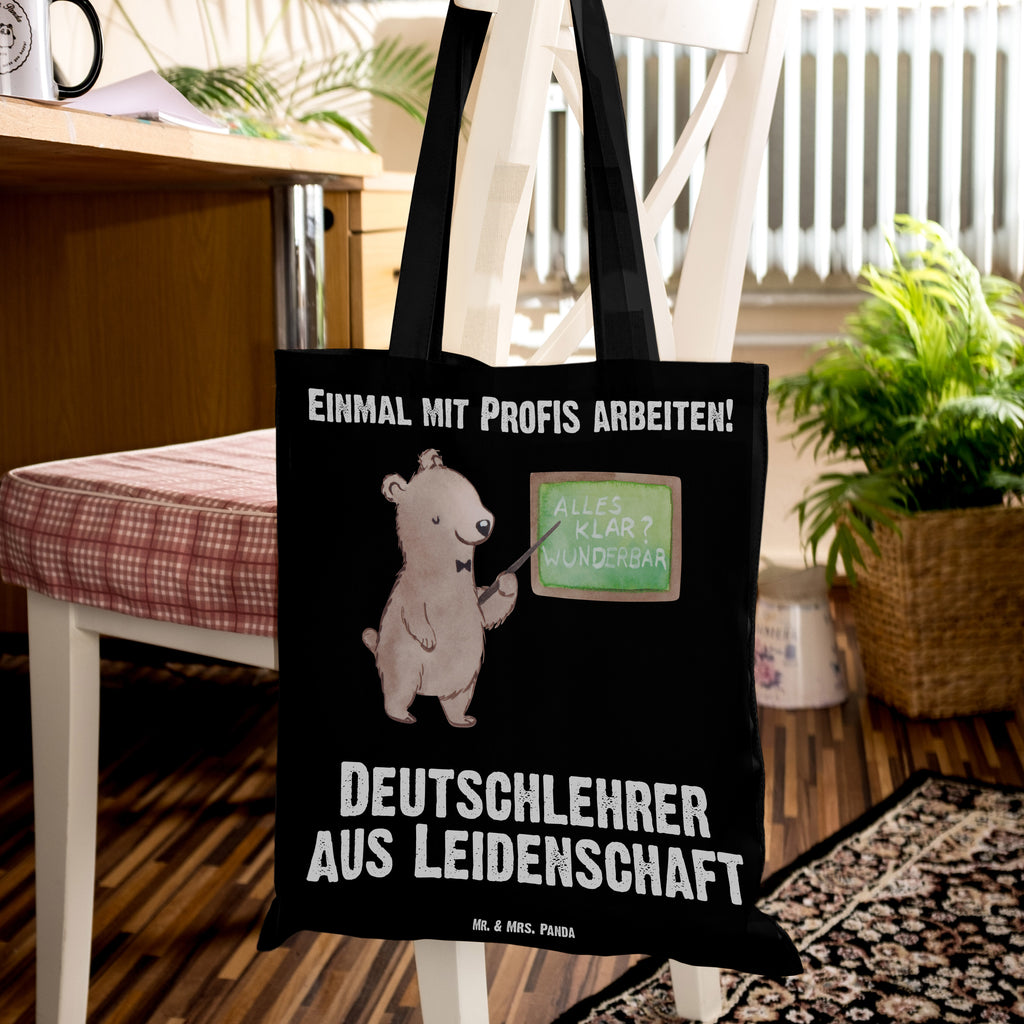 Tragetasche Deutschlehrer aus Leidenschaft Beuteltasche, Beutel, Einkaufstasche, Jutebeutel, Stoffbeutel, Beruf, Ausbildung, Jubiläum, Abschied, Rente, Kollege, Kollegin, Geschenk, Schenken, Arbeitskollege, Mitarbeiter, Firma, Danke, Dankeschön, Deutschlehrer, Deutschunterricht, Schule, Grundschule