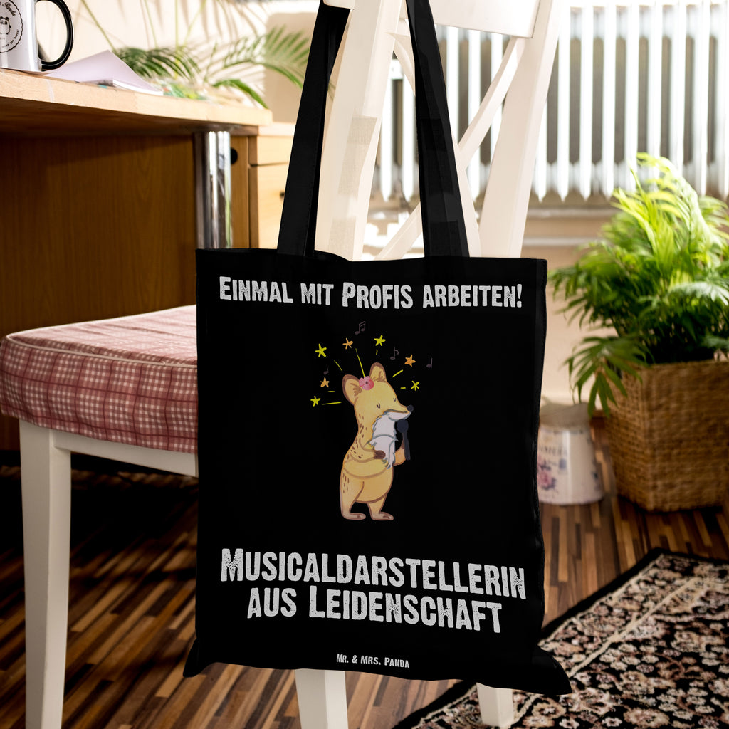 Tragetasche Musicaldarstellerin aus Leidenschaft Beuteltasche, Beutel, Einkaufstasche, Jutebeutel, Stoffbeutel, Beruf, Ausbildung, Jubiläum, Abschied, Rente, Kollege, Kollegin, Geschenk, Schenken, Arbeitskollege, Mitarbeiter, Firma, Danke, Dankeschön