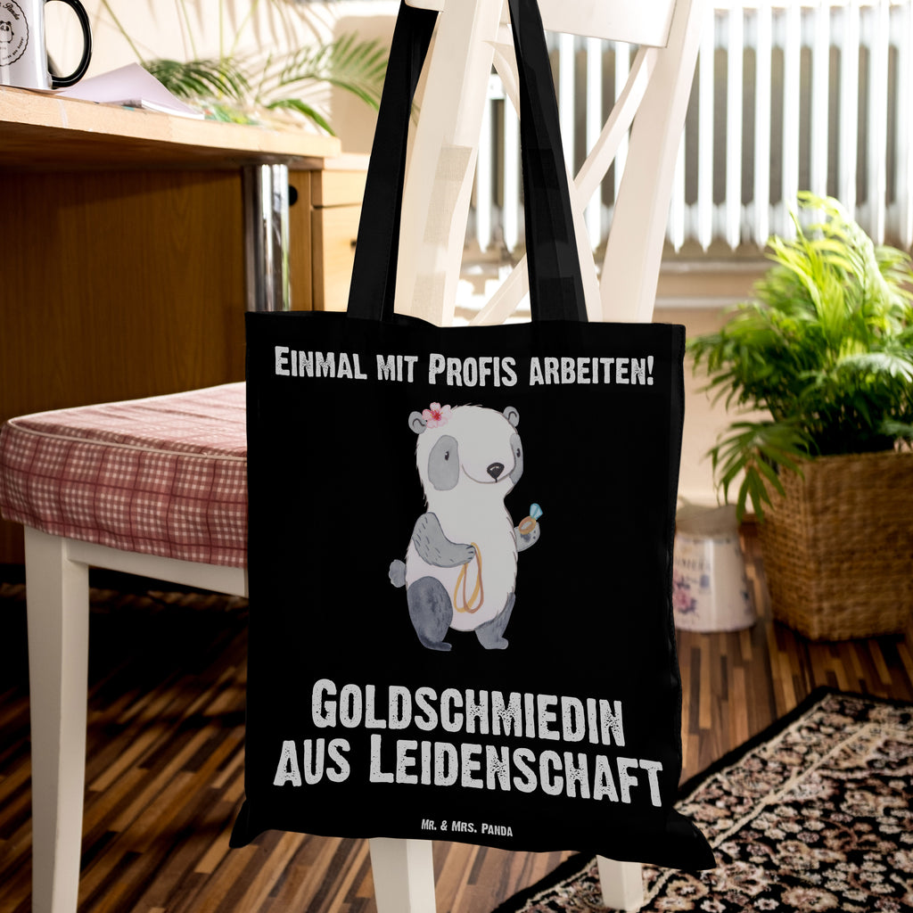 Tragetasche Goldschmiedin aus Leidenschaft Beuteltasche, Beutel, Einkaufstasche, Jutebeutel, Stoffbeutel, Beruf, Ausbildung, Jubiläum, Abschied, Rente, Kollege, Kollegin, Geschenk, Schenken, Arbeitskollege, Mitarbeiter, Firma, Danke, Dankeschön, Juwelierin, Goldschmiedin, Schmiedin, Schmuckwarenhändlerin, Schmuckgeschäft, Eröffnung