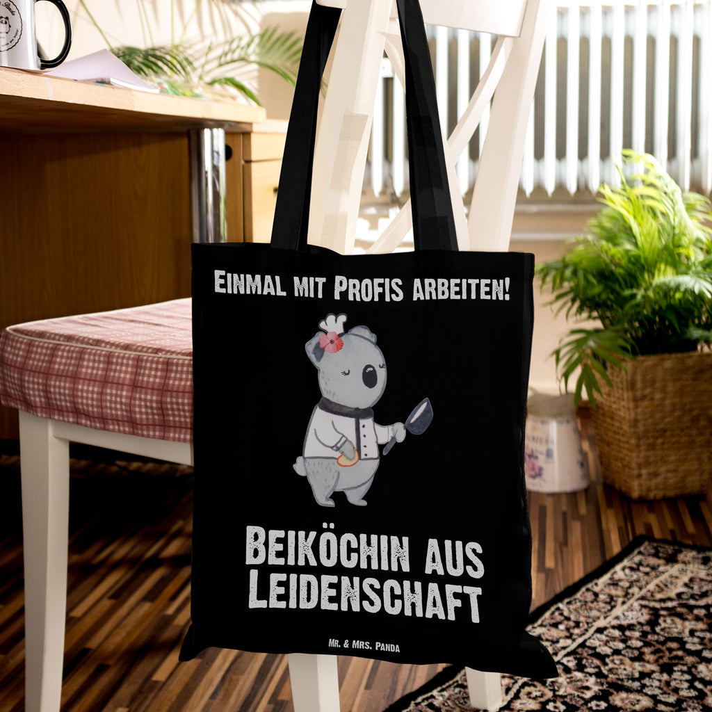 Tragetasche Beiköchin aus Leidenschaft Beuteltasche, Beutel, Einkaufstasche, Jutebeutel, Stoffbeutel, Beruf, Ausbildung, Jubiläum, Abschied, Rente, Kollege, Kollegin, Geschenk, Schenken, Arbeitskollege, Mitarbeiter, Firma, Danke, Dankeschön, Beiköchin, Spülhilfe, Hilfsköchin, Jungkoch, Küchenhilfe, Gastronomie, Restaurant, Köchin
