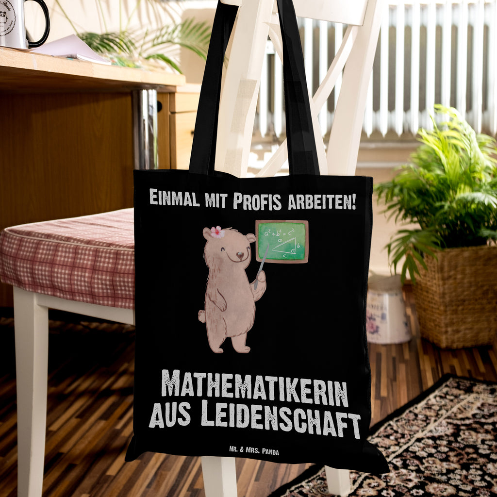 Tragetasche Mathematikerin aus Leidenschaft Beuteltasche, Beutel, Einkaufstasche, Jutebeutel, Stoffbeutel, Beruf, Ausbildung, Jubiläum, Abschied, Rente, Kollege, Kollegin, Geschenk, Schenken, Arbeitskollege, Mitarbeiter, Firma, Danke, Dankeschön, Mathematikerin, Mathematik Studium, Studentin Mathe, Bachelor, Master, Rechenkünstlerin, Zahlenmensch