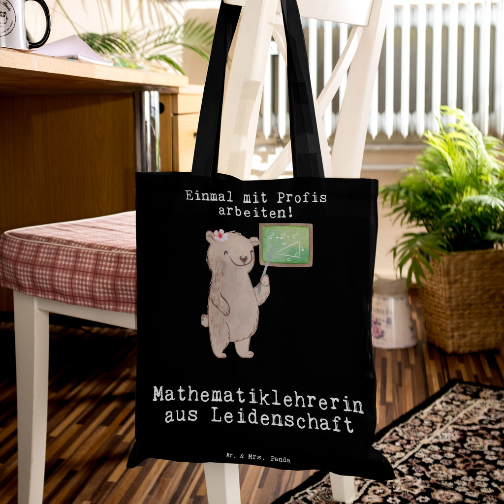 Tragetasche Mathematiklehrerin aus Leidenschaft Beuteltasche, Beutel, Einkaufstasche, Jutebeutel, Stoffbeutel, Beruf, Ausbildung, Jubiläum, Abschied, Rente, Kollege, Kollegin, Geschenk, Schenken, Arbeitskollege, Mitarbeiter, Firma, Danke, Dankeschön, Mathematiklehrerin, Lehramtstudent, Referendariat, Mathelehrerin, Matheunterricht