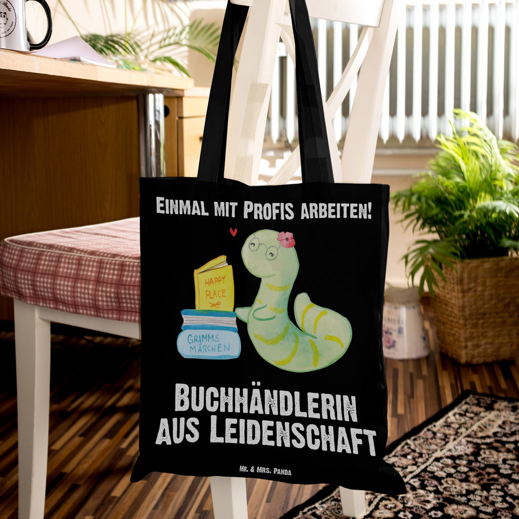 Tragetasche Buchhändlerin aus Leidenschaft Beuteltasche, Beutel, Einkaufstasche, Jutebeutel, Stoffbeutel, Beruf, Ausbildung, Jubiläum, Abschied, Rente, Kollege, Kollegin, Geschenk, Schenken, Arbeitskollege, Mitarbeiter, Firma, Danke, Dankeschön, Buchhändlerin, Buchhandlung, Buchverkäuferin, Bibliothekarin, Bücherwurm