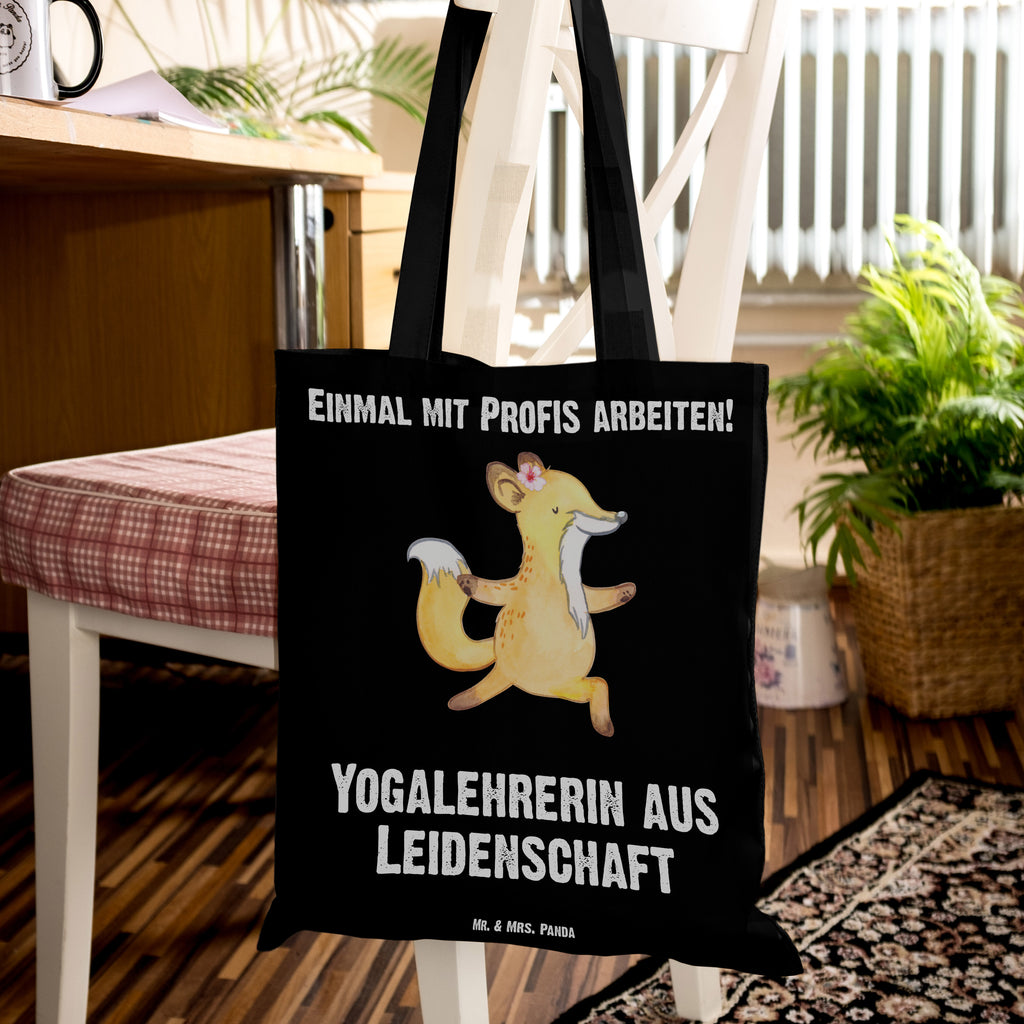 Tragetasche Yogalehrerin aus Leidenschaft Beuteltasche, Beutel, Einkaufstasche, Jutebeutel, Stoffbeutel, Beruf, Ausbildung, Jubiläum, Abschied, Rente, Kollege, Kollegin, Geschenk, Schenken, Arbeitskollege, Mitarbeiter, Firma, Danke, Dankeschön