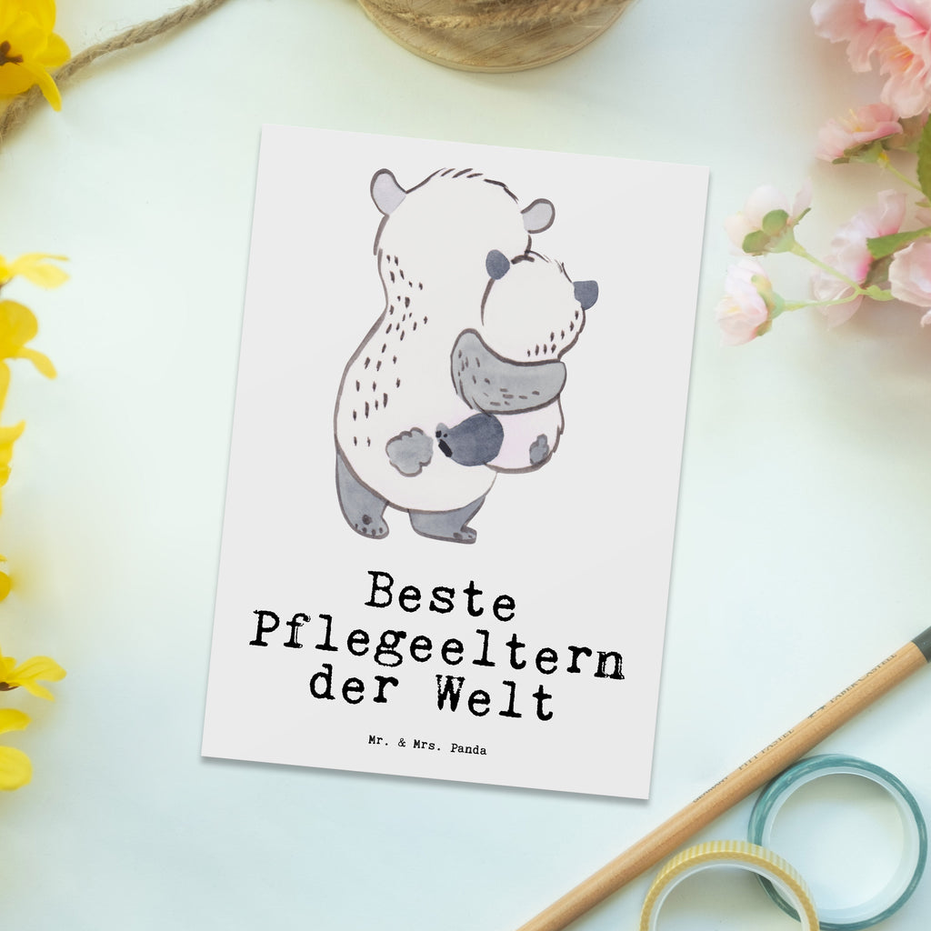 Postkarte Panda Beste Pflegeeltern der Welt Geschenkkarte, Grußkarte, Karte, Einladung, Ansichtskarte, Geburtstagskarte, Einladungskarte, für, Dankeschön, Geschenk, Schenken, Geburtstag, Geburtstagsgeschenk, Geschenkidee, Danke, Bedanken, Mitbringsel, Freude machen, Geschenktipp, Pflegeeltern, Pflegekind, Adoption, Eltern, Mama, Papa, Mami, Papi, Familie, Elternpaar, Mama und Papa